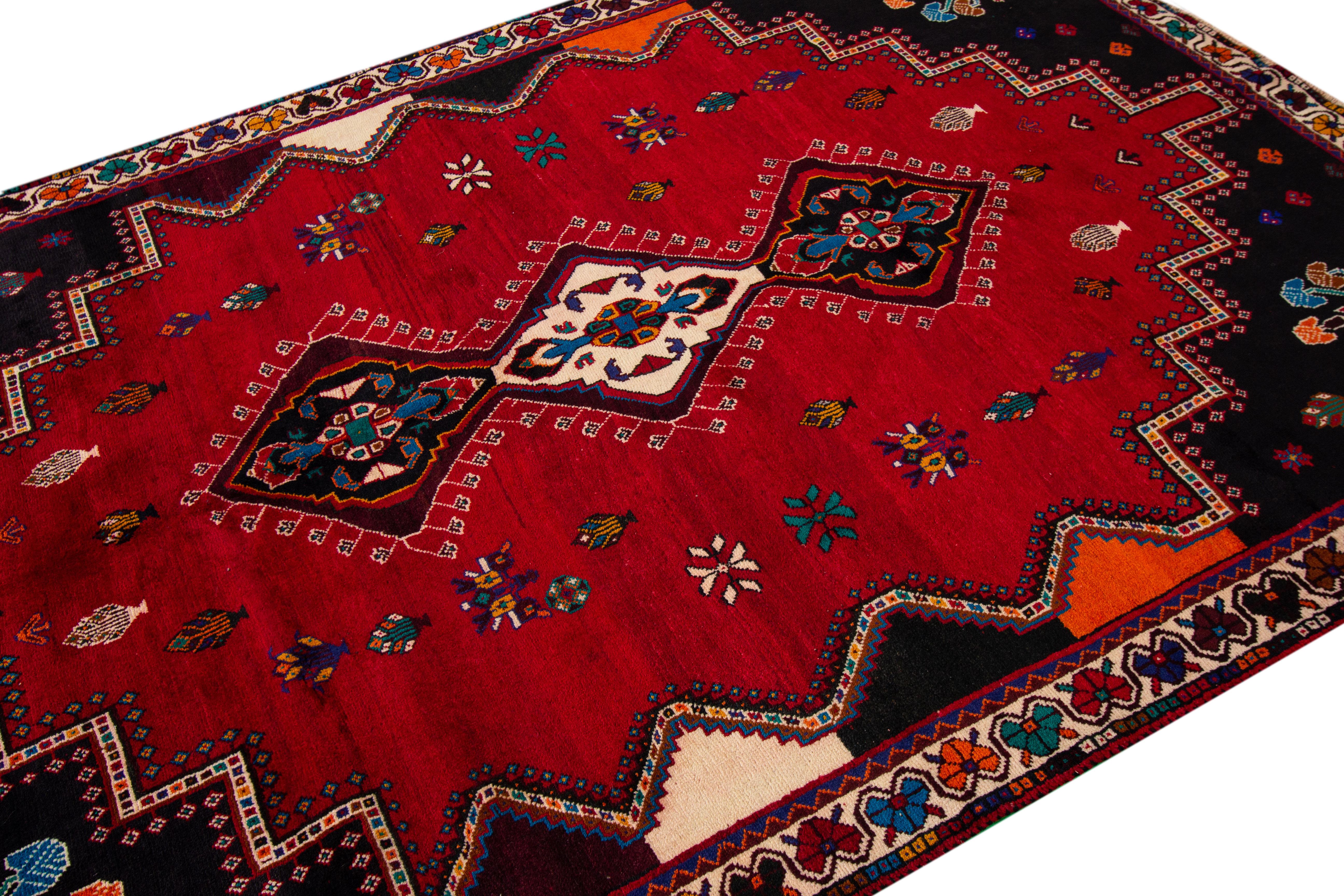 Early 20th Century Vintage Shiraz Wool Rug For Sale 1