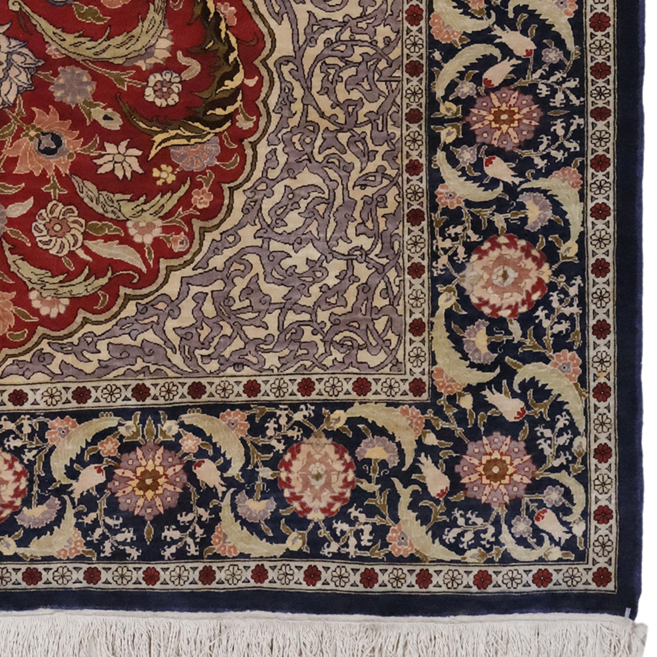 Vintage Hereke Seidenteppich aus dem frühen 20. im Zustand „Gut“ im Angebot in Sultanahmet, 34