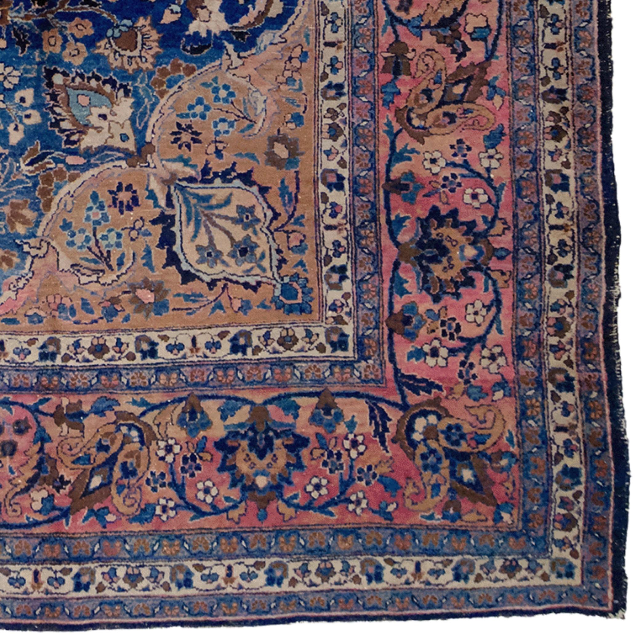 Early 20th Century Vintage Tabriz Carpet In Good Condition For Sale In Sultanahmet, 34