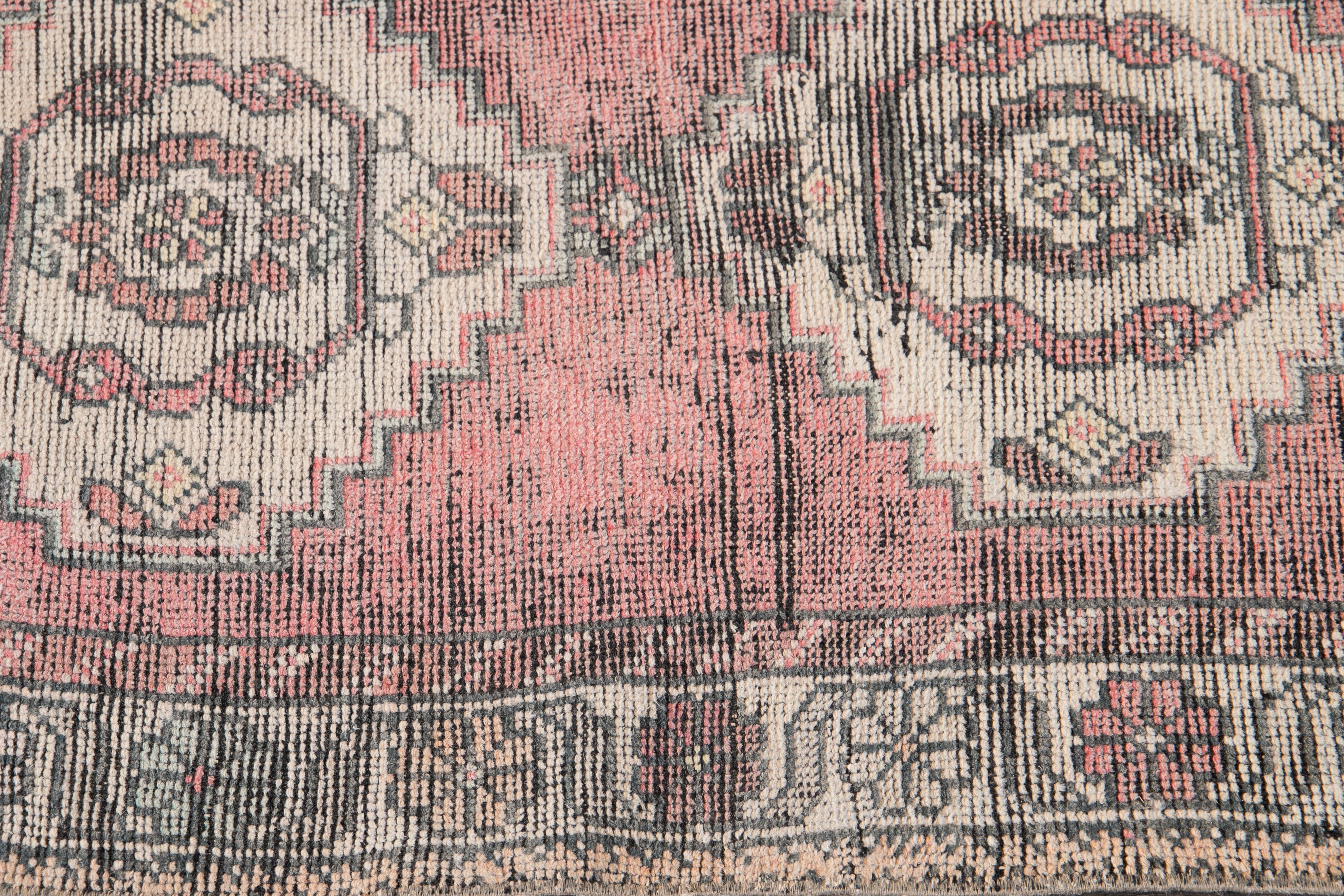 Early 20th Century Vintage Turkish Wool Runner Rug In Good Condition For Sale In Norwalk, CT