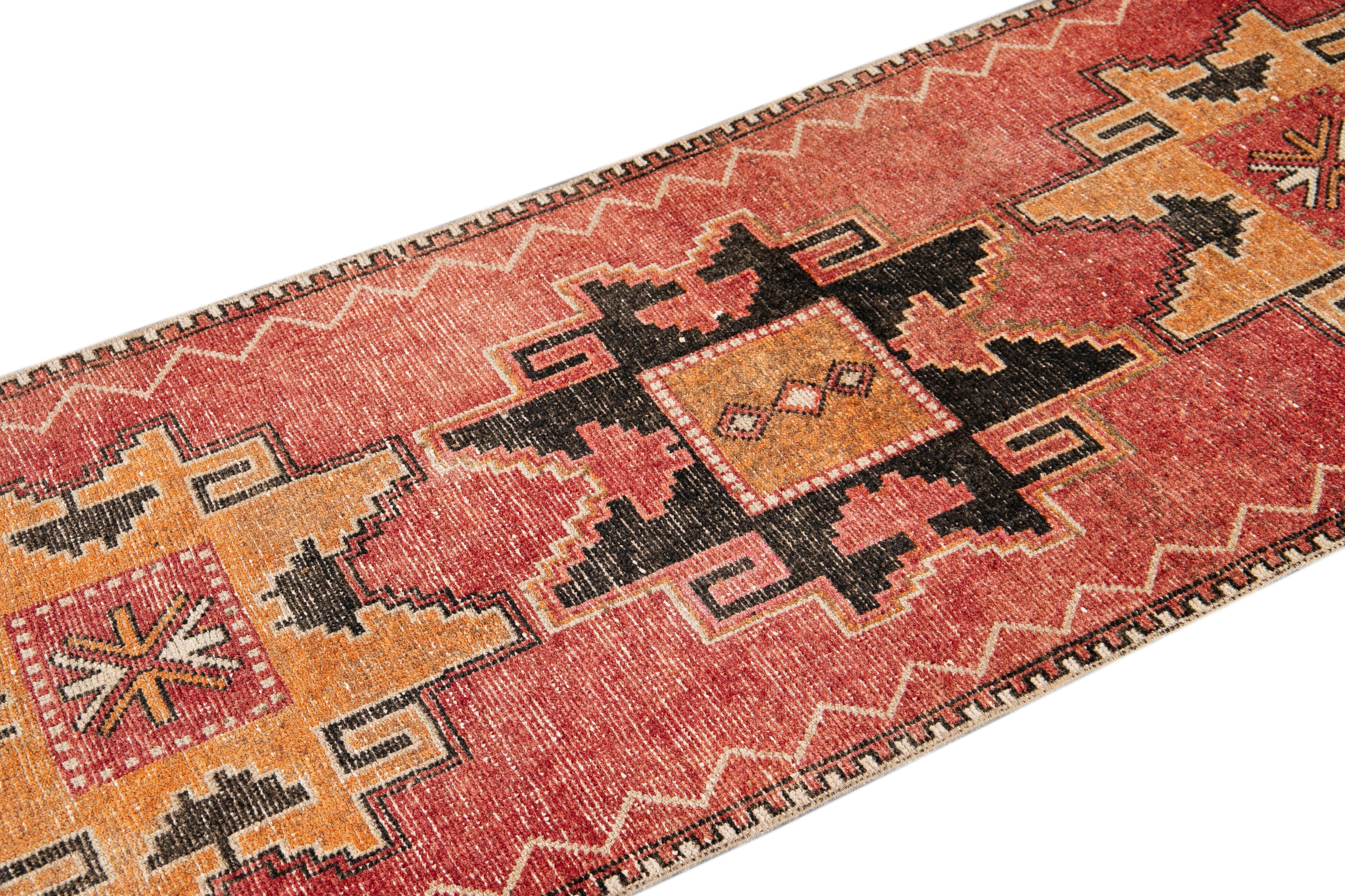 20ième siècle Tapis de couloir en laine turque vintage du début du XXe siècle en vente
