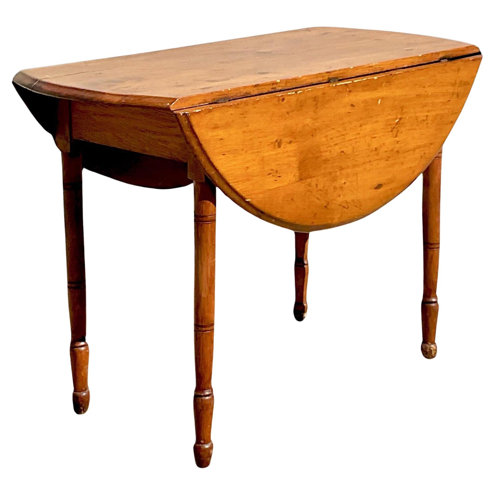 Early 20th Century Vintage Turned Leg Drop Leaf Table For Sale