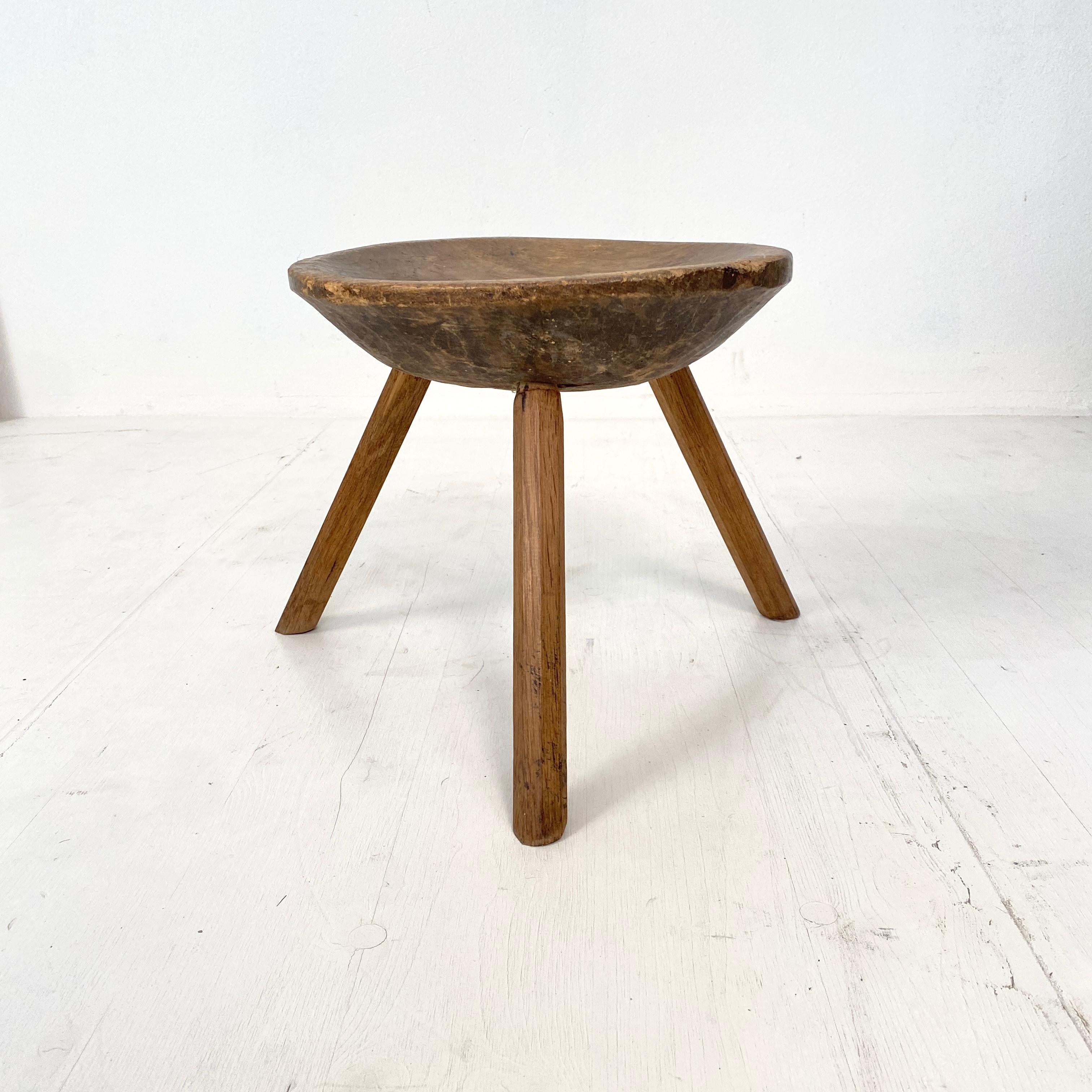 Early 20th Century Wabi Sabi 3-Leg Milking Stool in Ash and Beech, around 1910 In Good Condition In Berlin, DE