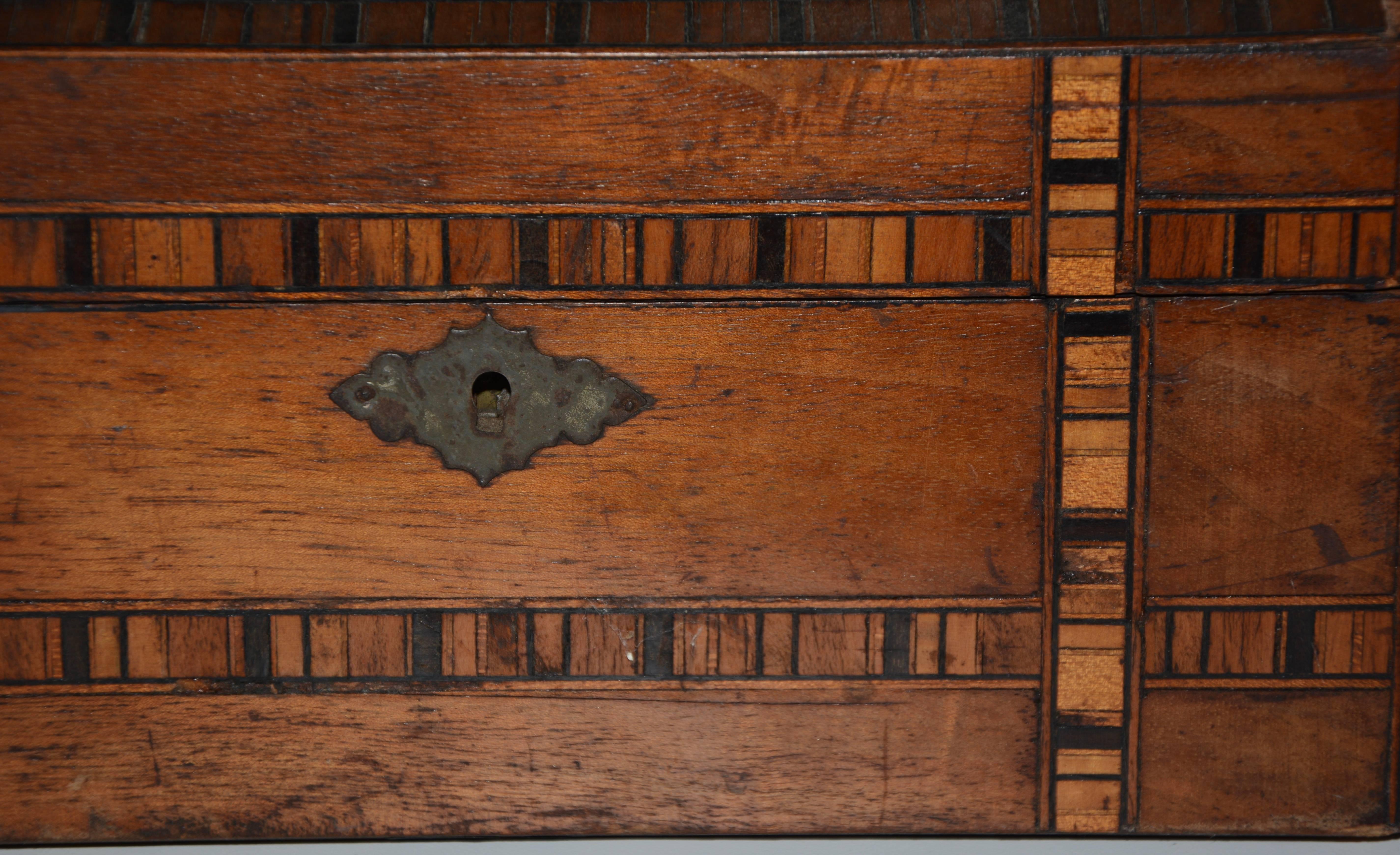 Arts and Crafts Walnut and Cedar Wooden Inlay Box with Leather Hinges, 20th Century For Sale