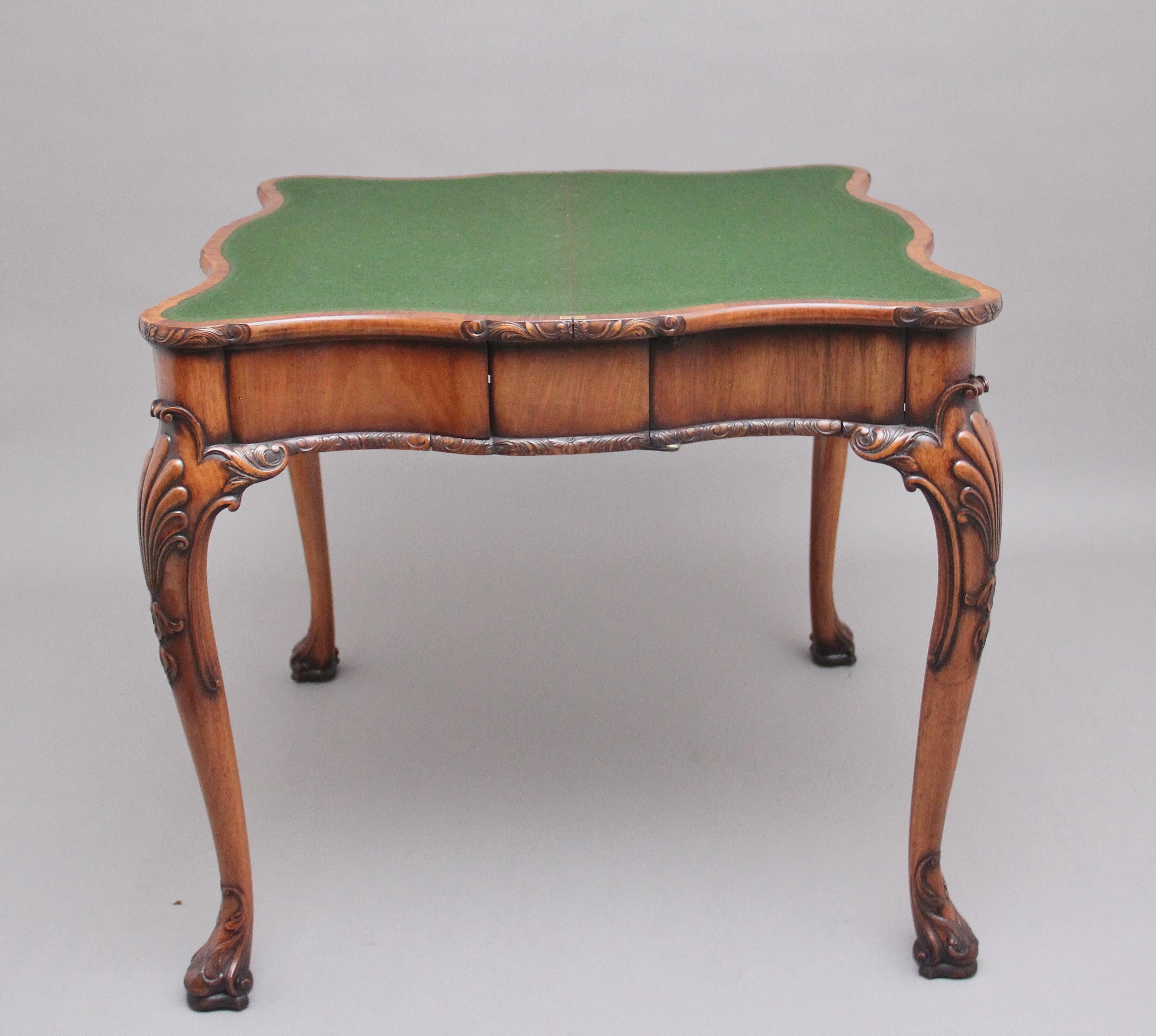 Kartentisch aus Nussbaumholz von Howard & Co, London, frühes 20. Jahrhundert im Zustand „Gut“ im Angebot in Martlesham, GB