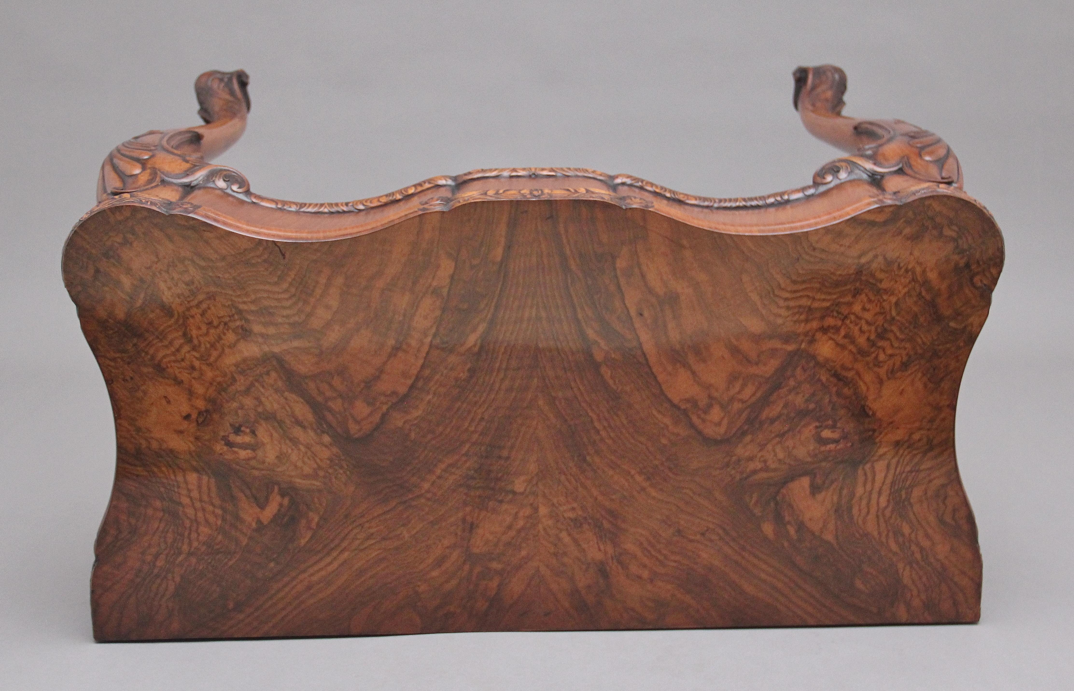 Kartentisch aus Nussbaumholz von Howard & Co, London, frühes 20. Jahrhundert im Angebot 3