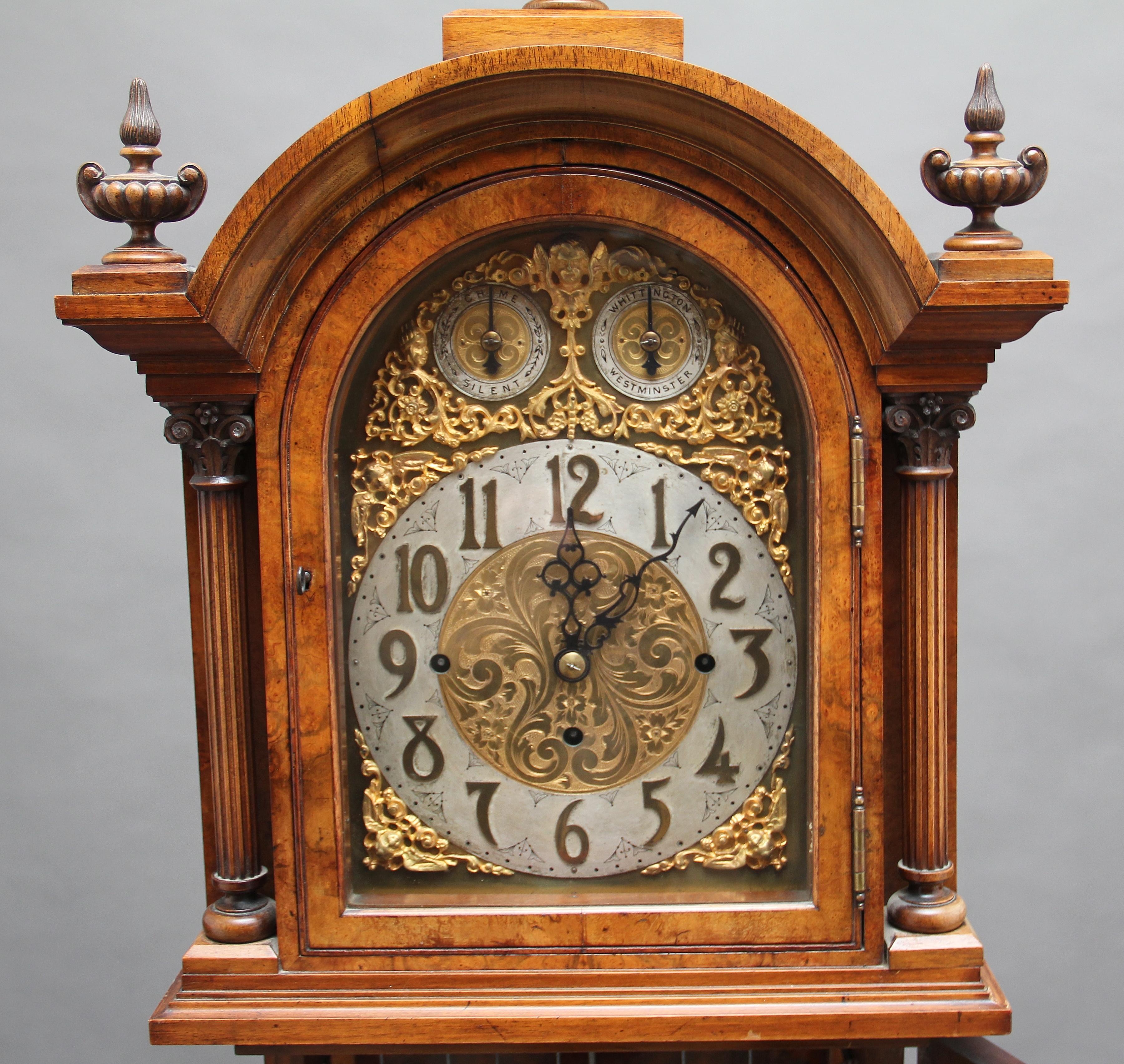 Early 20th Century Walnut Granddaughter Clock In Good Condition In Martlesham, GB
