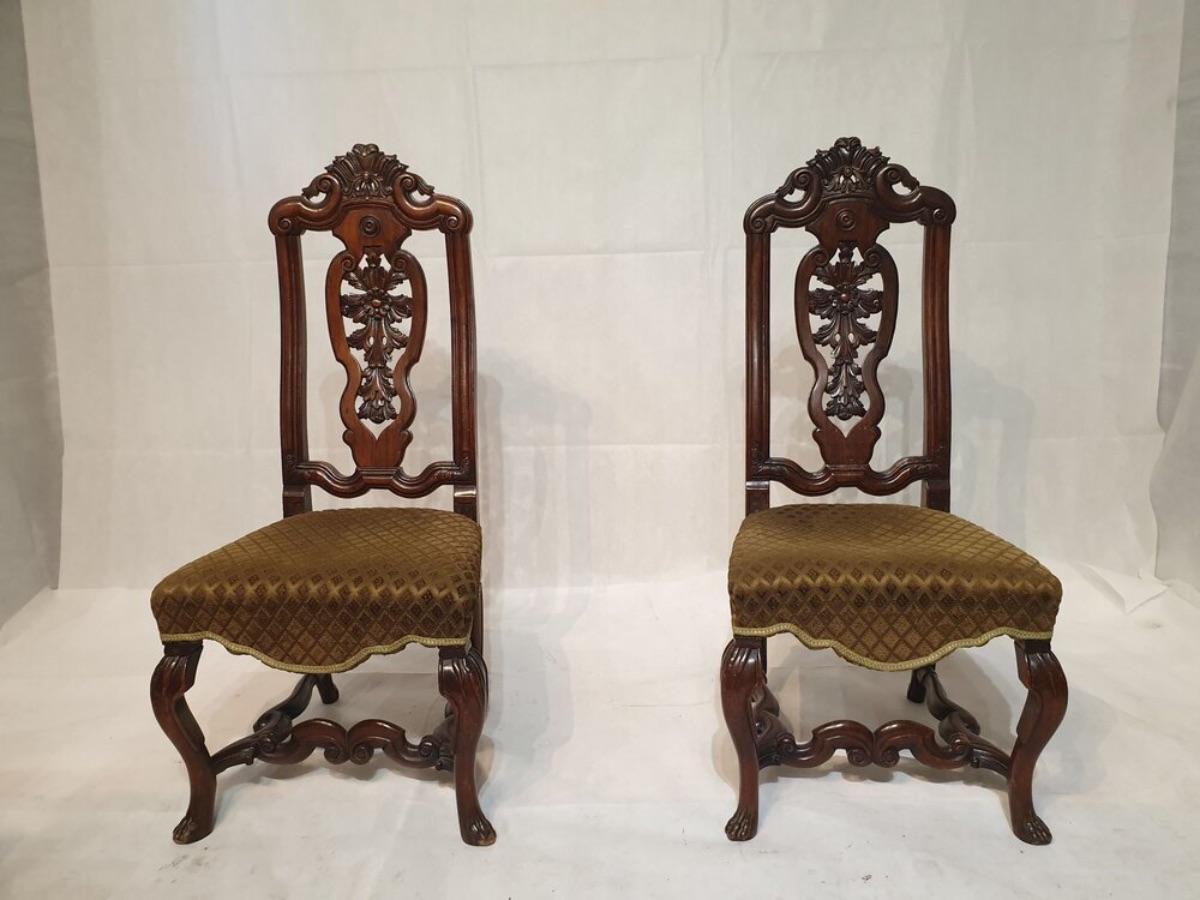 Early 20th Century Walnut Hall Chairs In Good Condition For Sale In Lincoln, GB