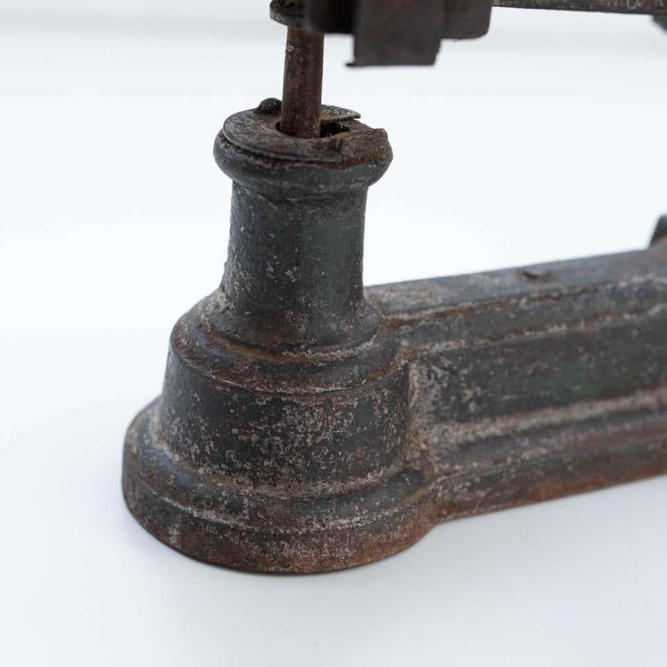 Early 20th Century Weighing Machine, circa 1930 For Sale 5