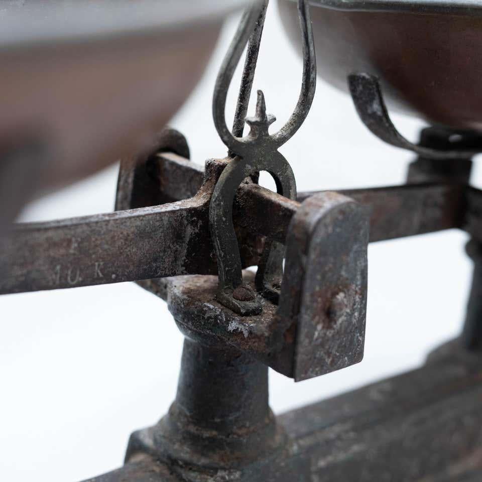 Early 20th Century Weighing Machine, circa 1930 For Sale 6
