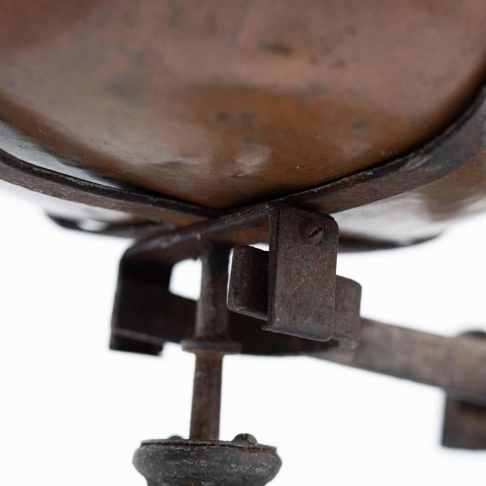 Early 20th Century Weighing Machine, circa 1930 For Sale 7