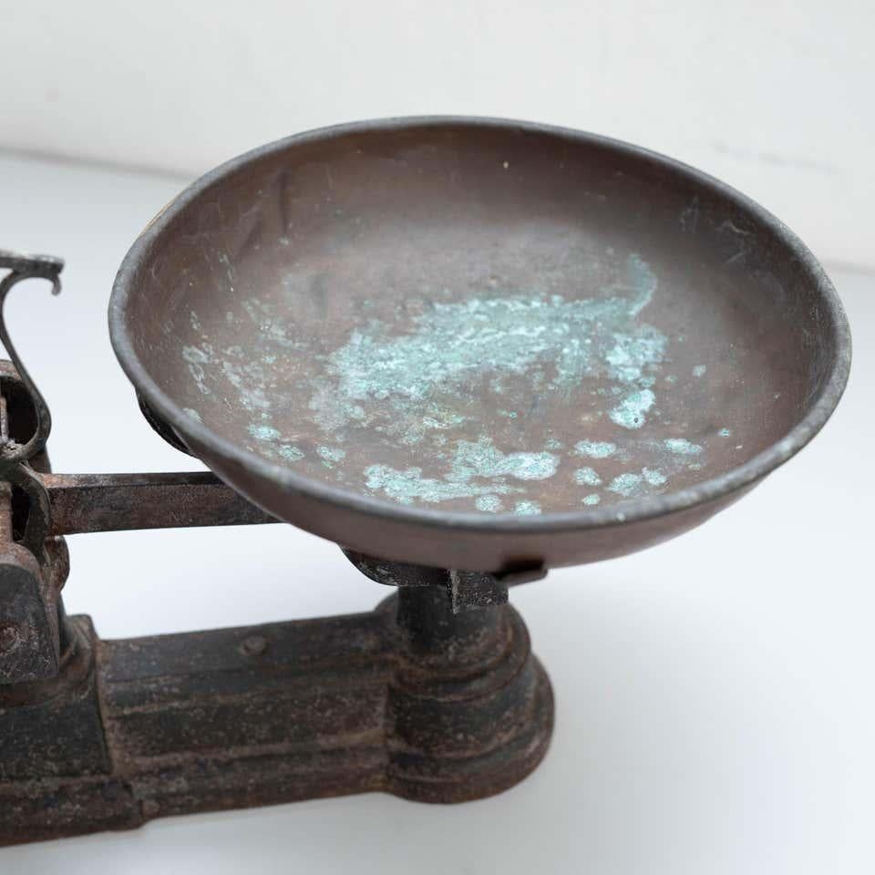 Early 20th Century Weighing Machine, circa 1930 For Sale 3