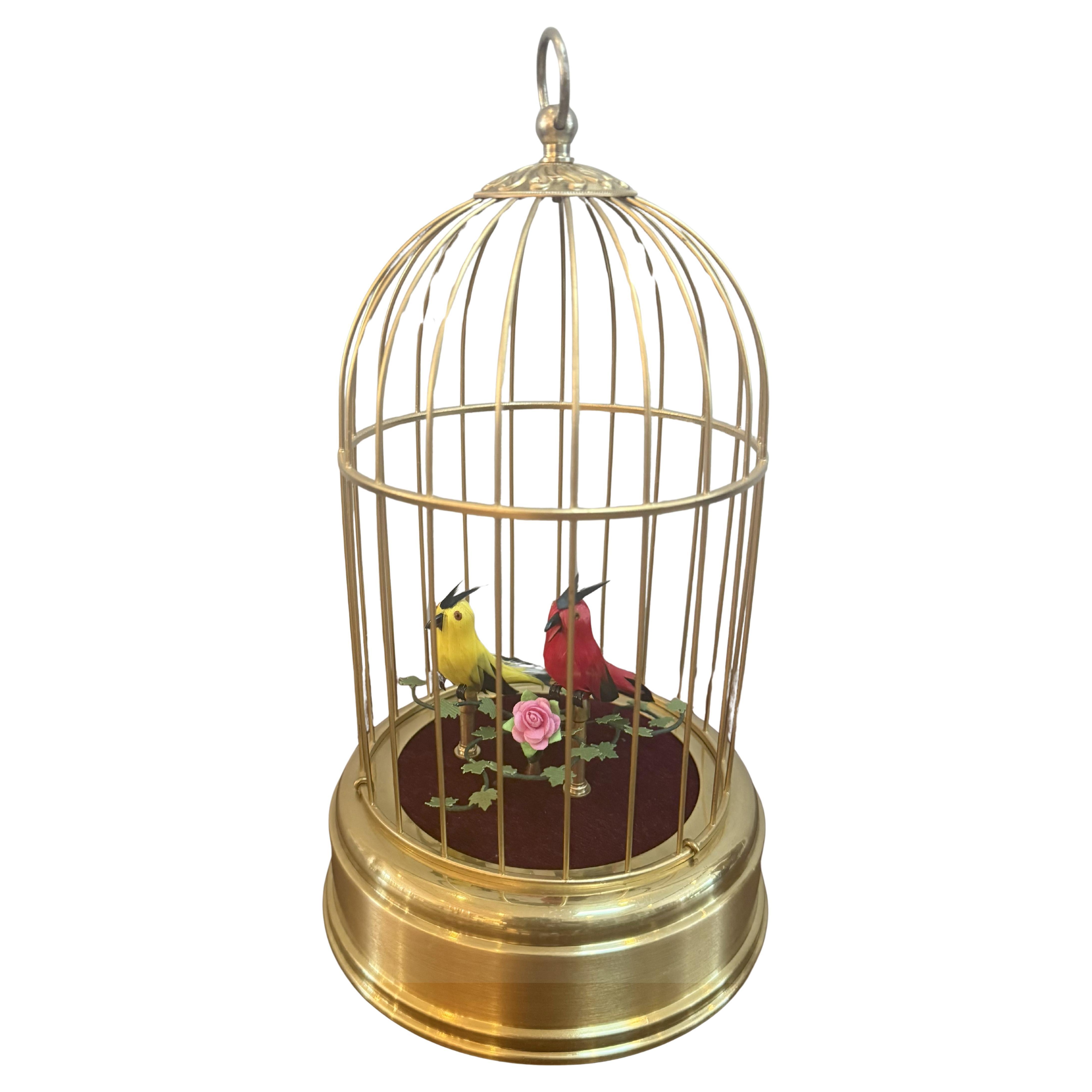 Westdeutscher Zwei-Vogel-Gesangsautomat in vergoldetem Messingkäfig aus dem frühen 20.