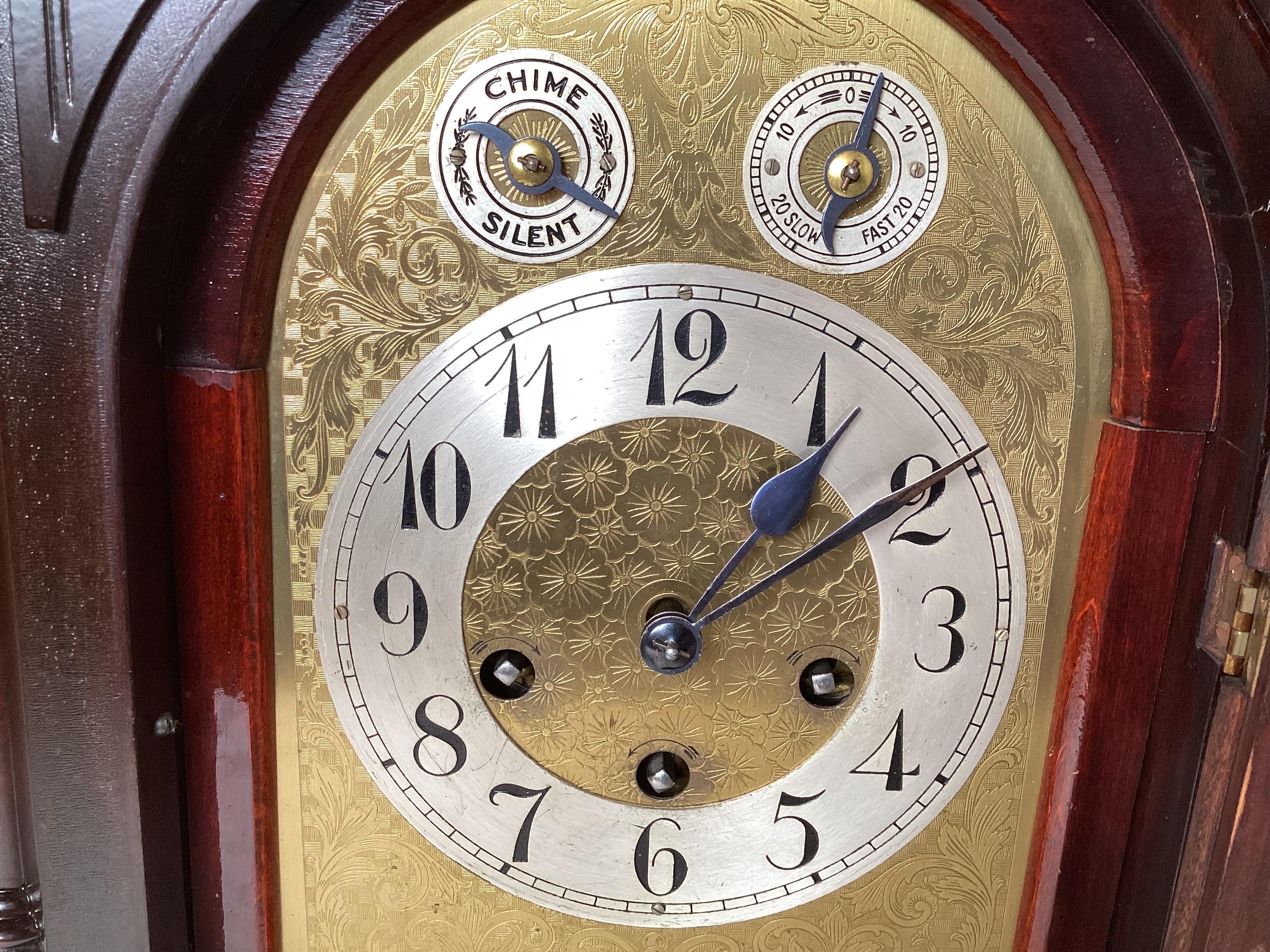 Early 20th Century Westminster Chime Mahogany Bracket Clock For Sale 3