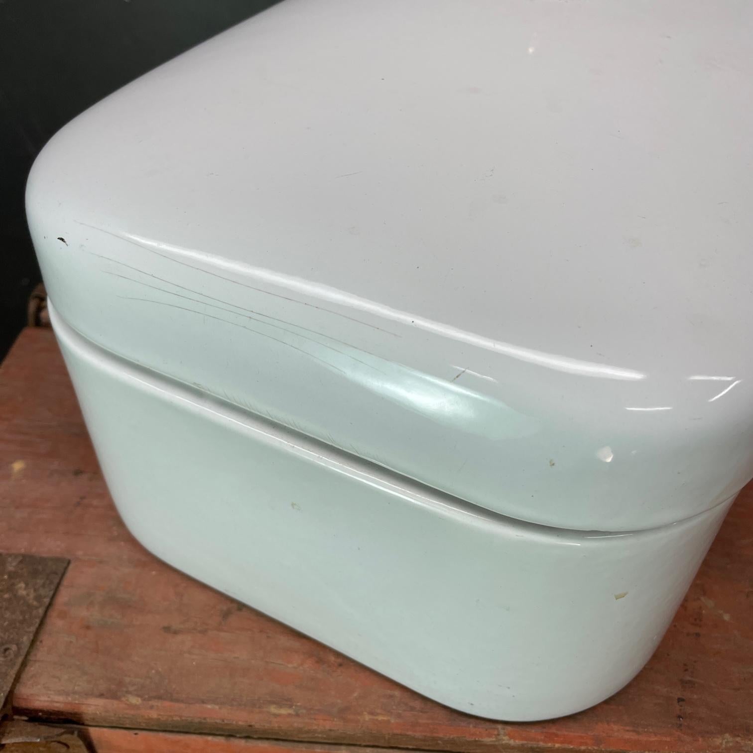 Early 20th Century White Enamel Brass Hinged Box Remote Trinket Storage Decor For Sale 2