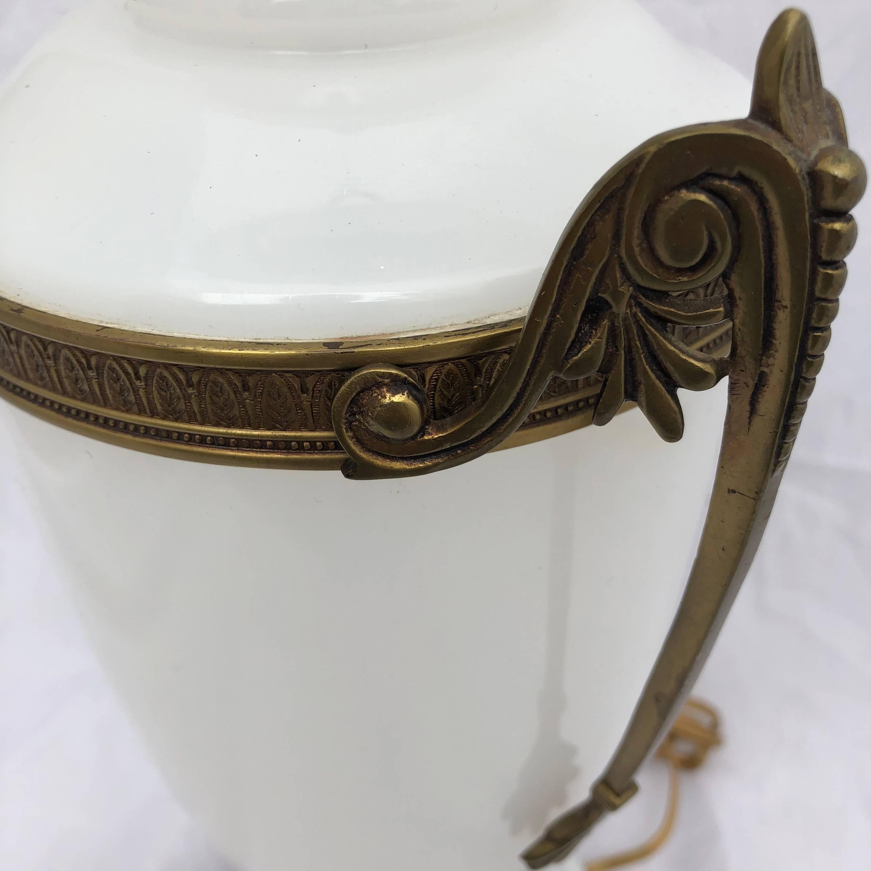 Early 20th Century White Opaline an Bronze Table Lamp 6