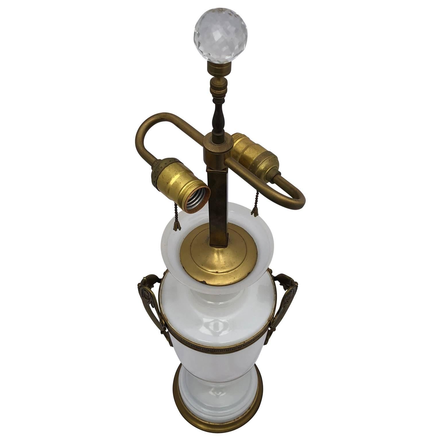 French Early 20th Century White Opaline an Bronze Table Lamp