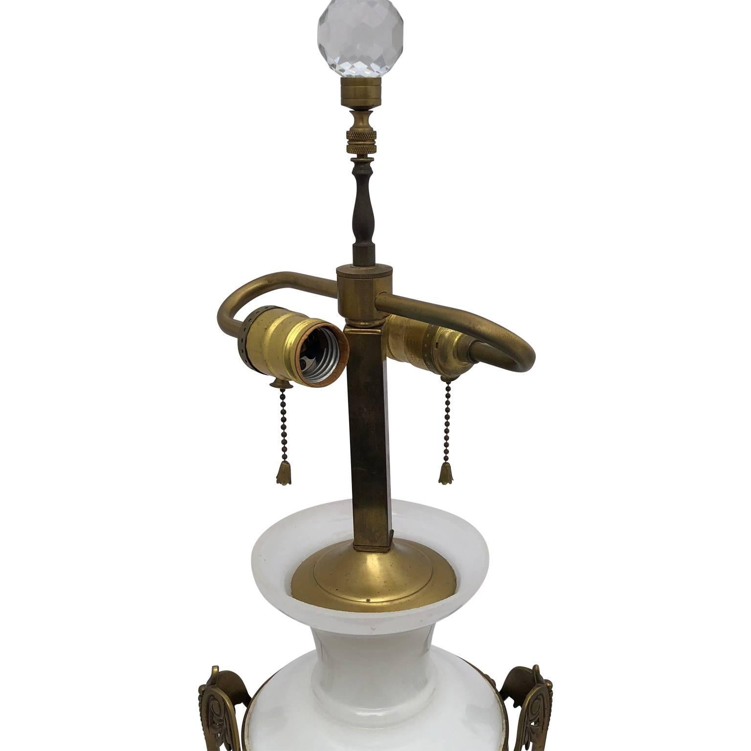 Early 20th Century White Opaline an Bronze Table Lamp In Good Condition In Haddonfield, NJ