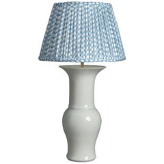Lampada a vaso in porcellana bianca dei primi del Novecento
