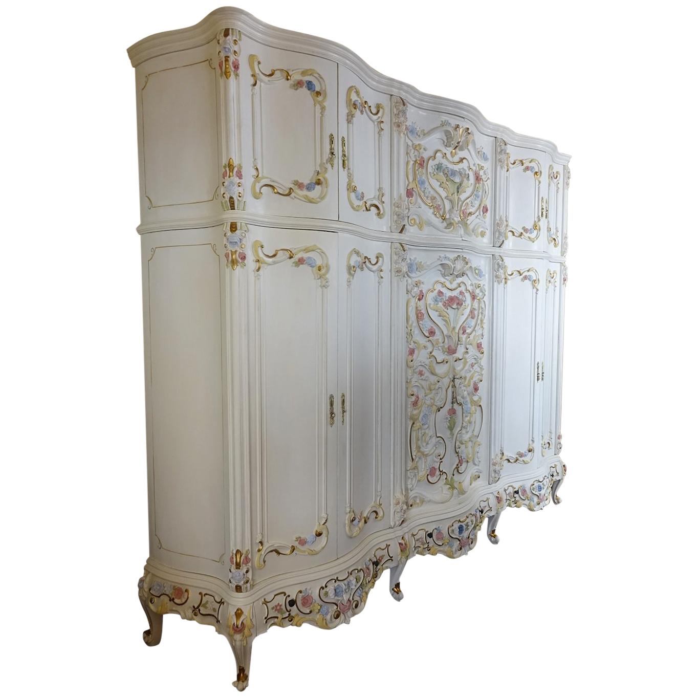 Early 20th Century White Wood Italian Baroque Style Bedroom Set For Sale