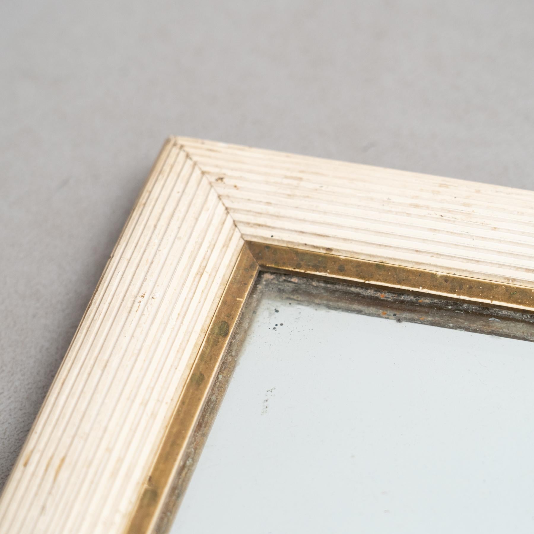 Specchio in legno bianco dei primi del Novecento in vendita 2