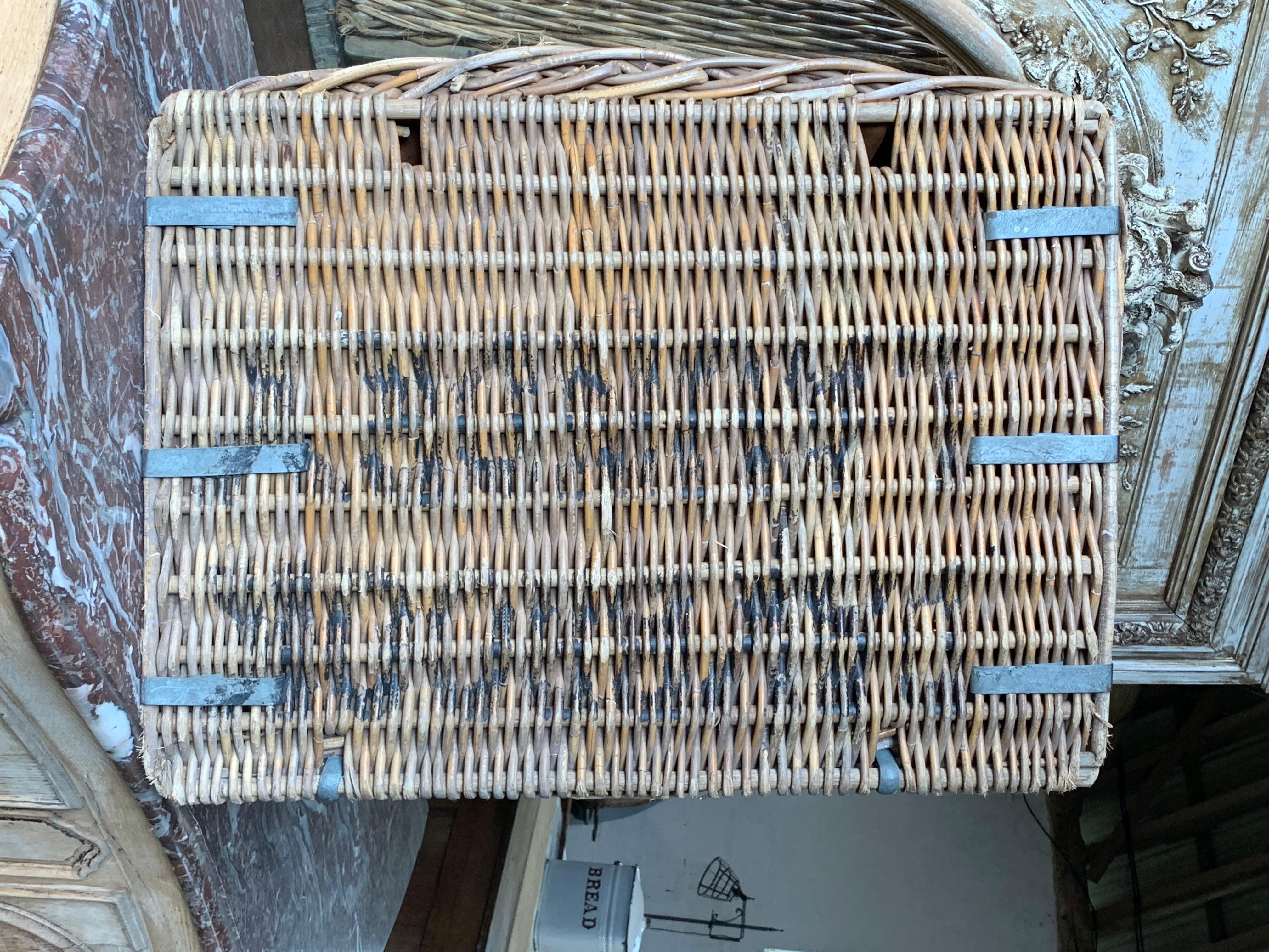 English Early 20th Century Wicker Laundry Basket