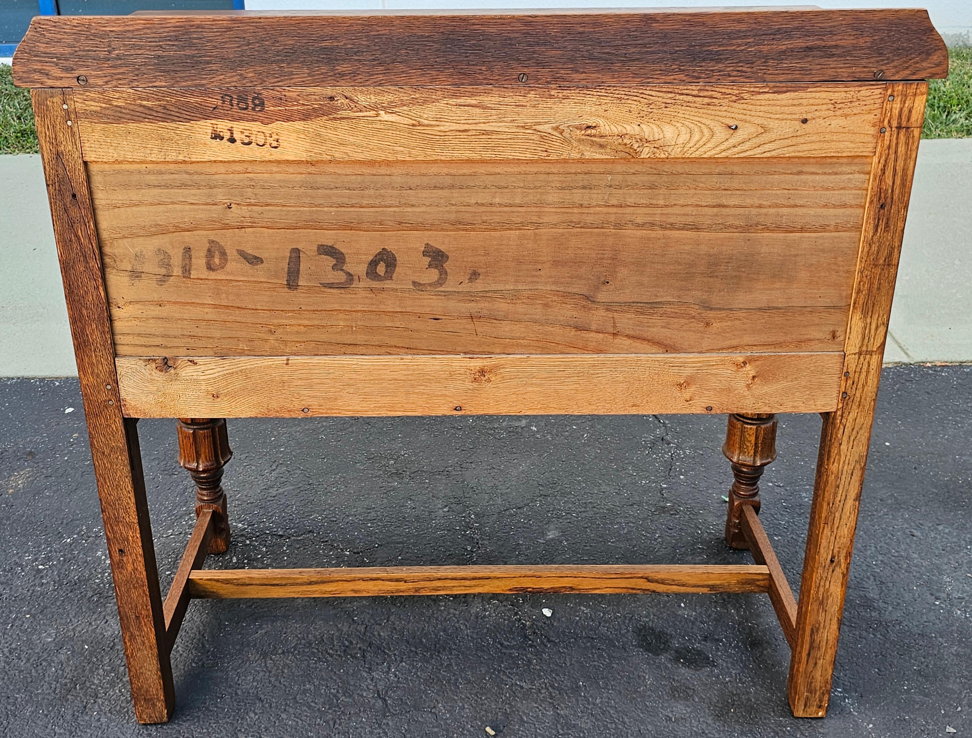 Early 20th Century William and Mary Style Carved and Stain Oak Server For Sale 9