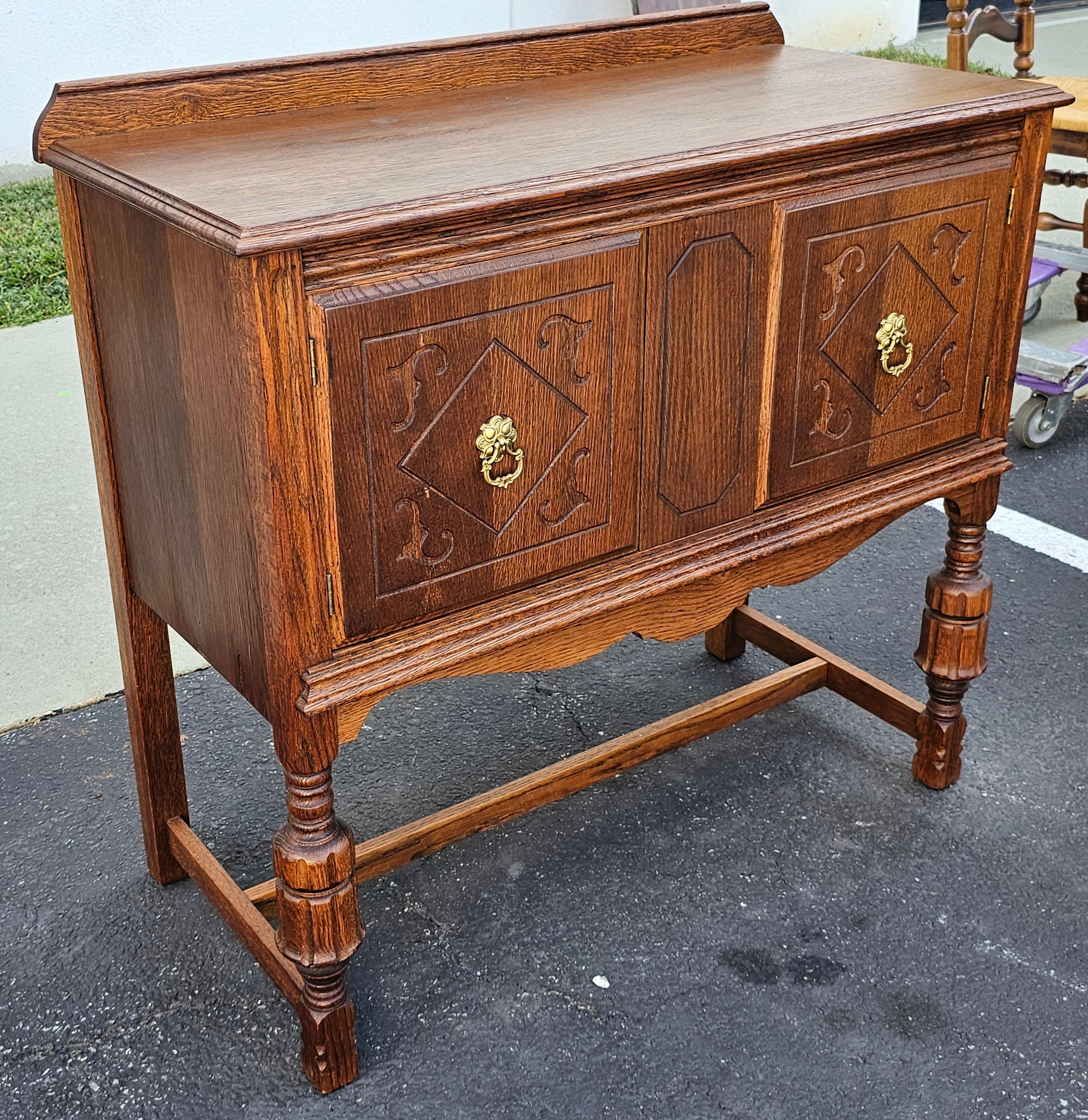 Early 20th Century William and Mary Style Carved and Stain Oak Server For Sale 3