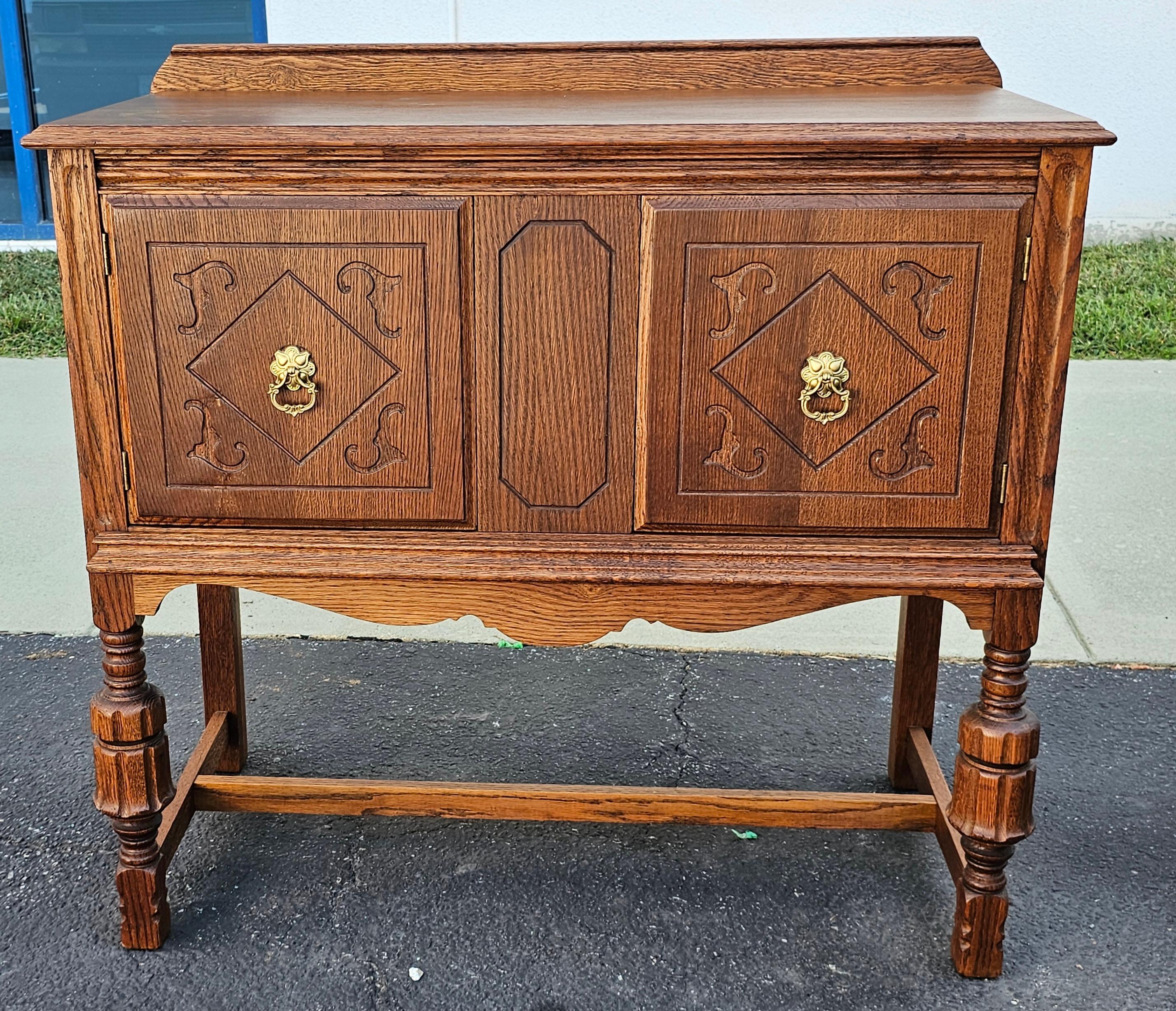 Early 20th Century William and Mary Style Carved and Stain Oak Server For Sale 5