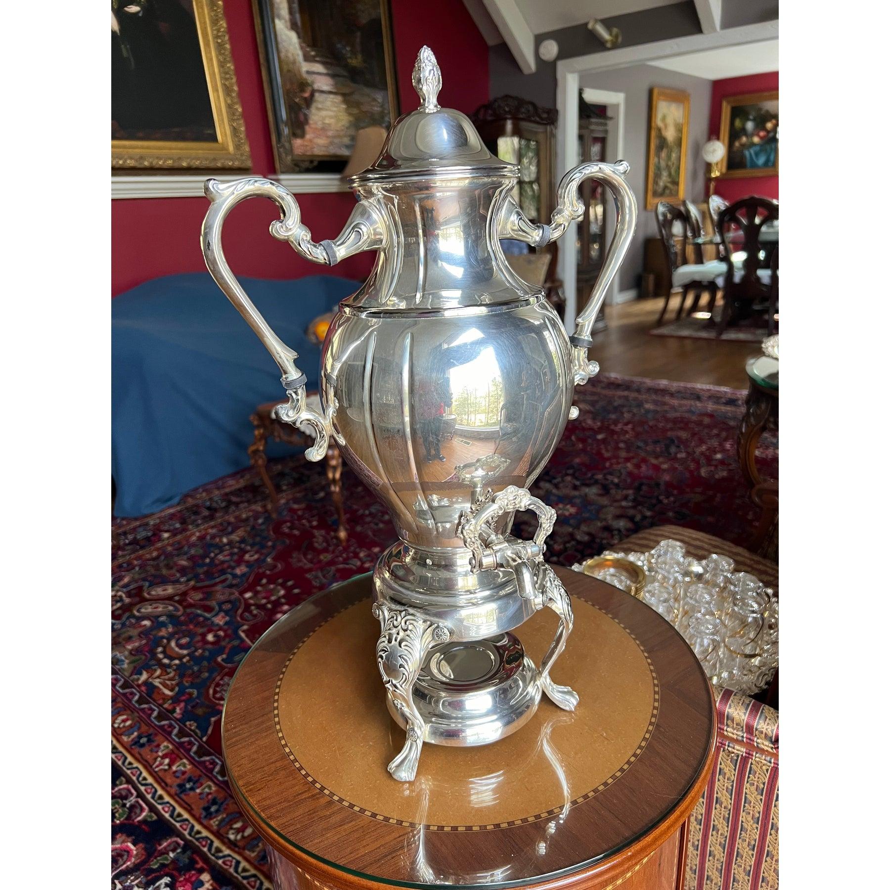 XX secolo Samovar in argento Wolfe dei primi del Novecento, URN in vendita