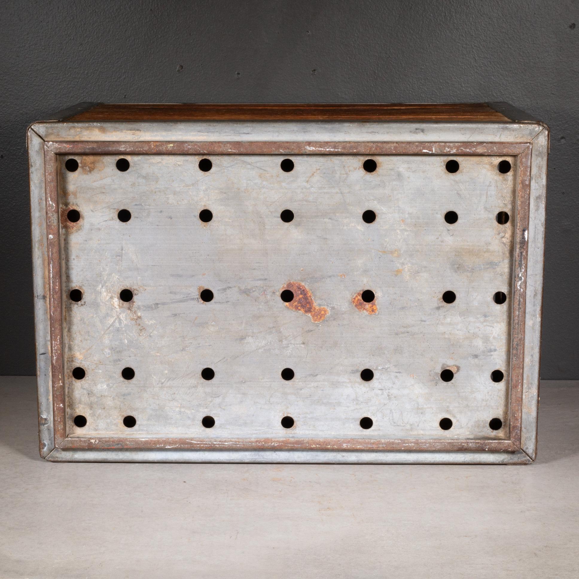 Early 20th Century Wood and Galvanized Steel Milk Crate, circa 1940s 4