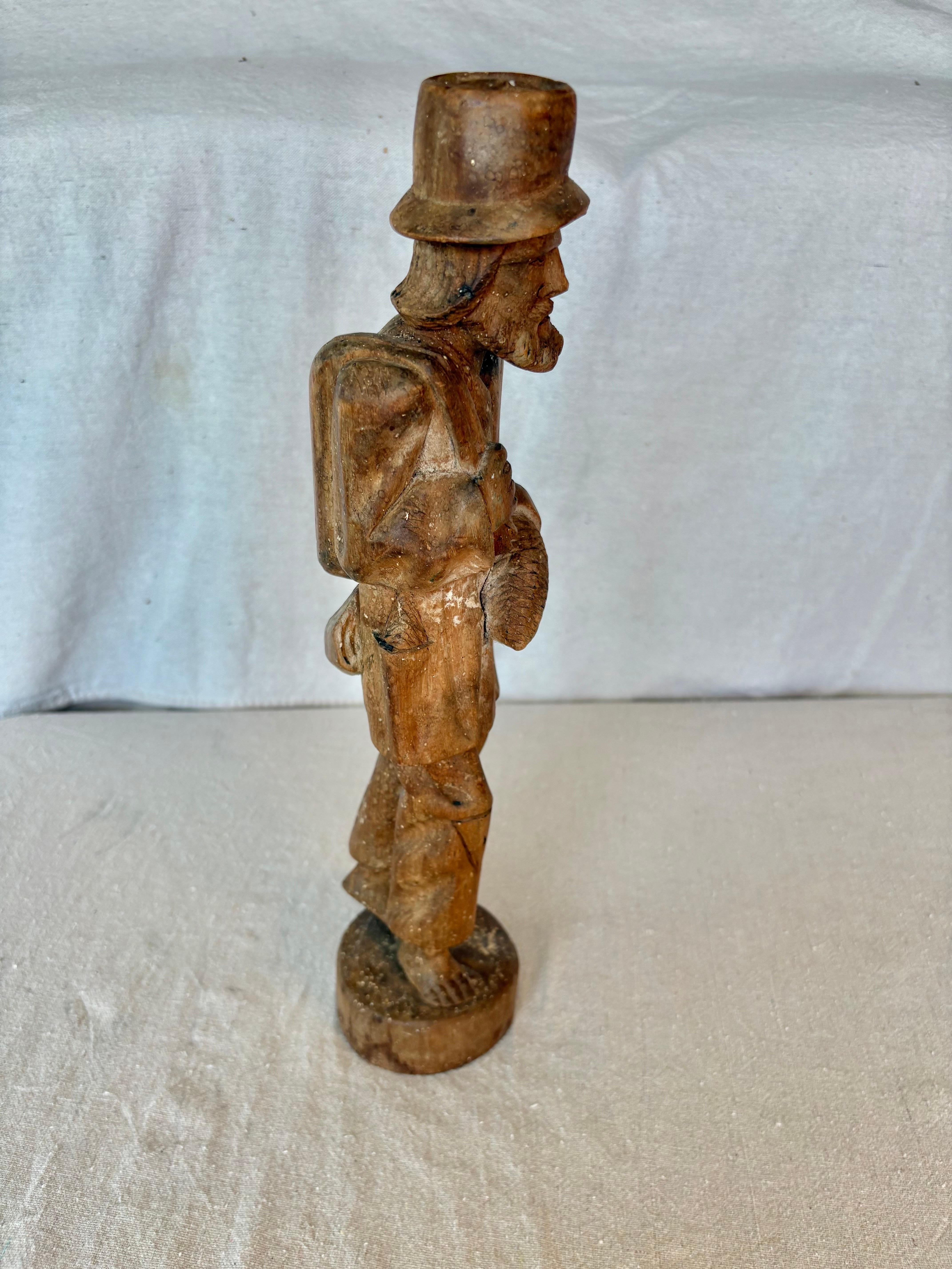 Anfang des 20. Jahrhunderts Wood Hand geschnitzt Fischer Statue (Holz) im Angebot