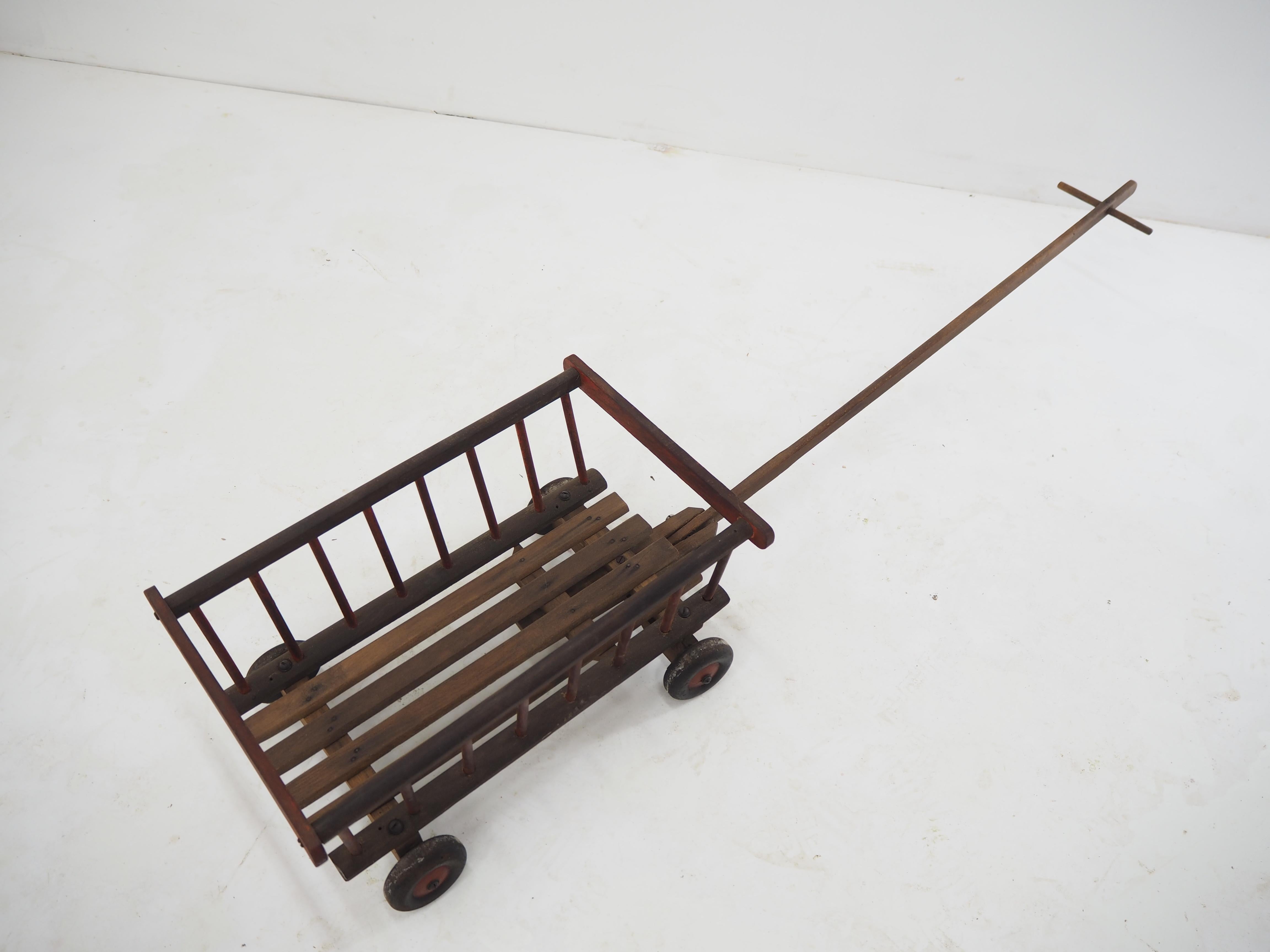 Early 20th Century Wood Kids Toy, Hay Wagon, Europe For Sale 2