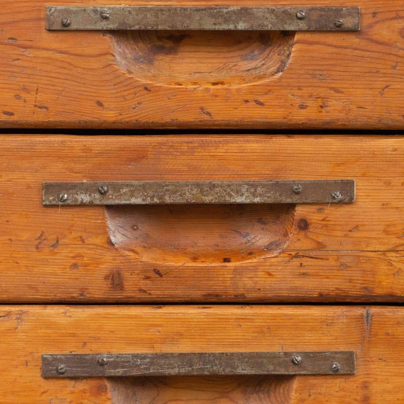 Metallo Grande schedario francese in Wood dei primi del Novecento in vendita