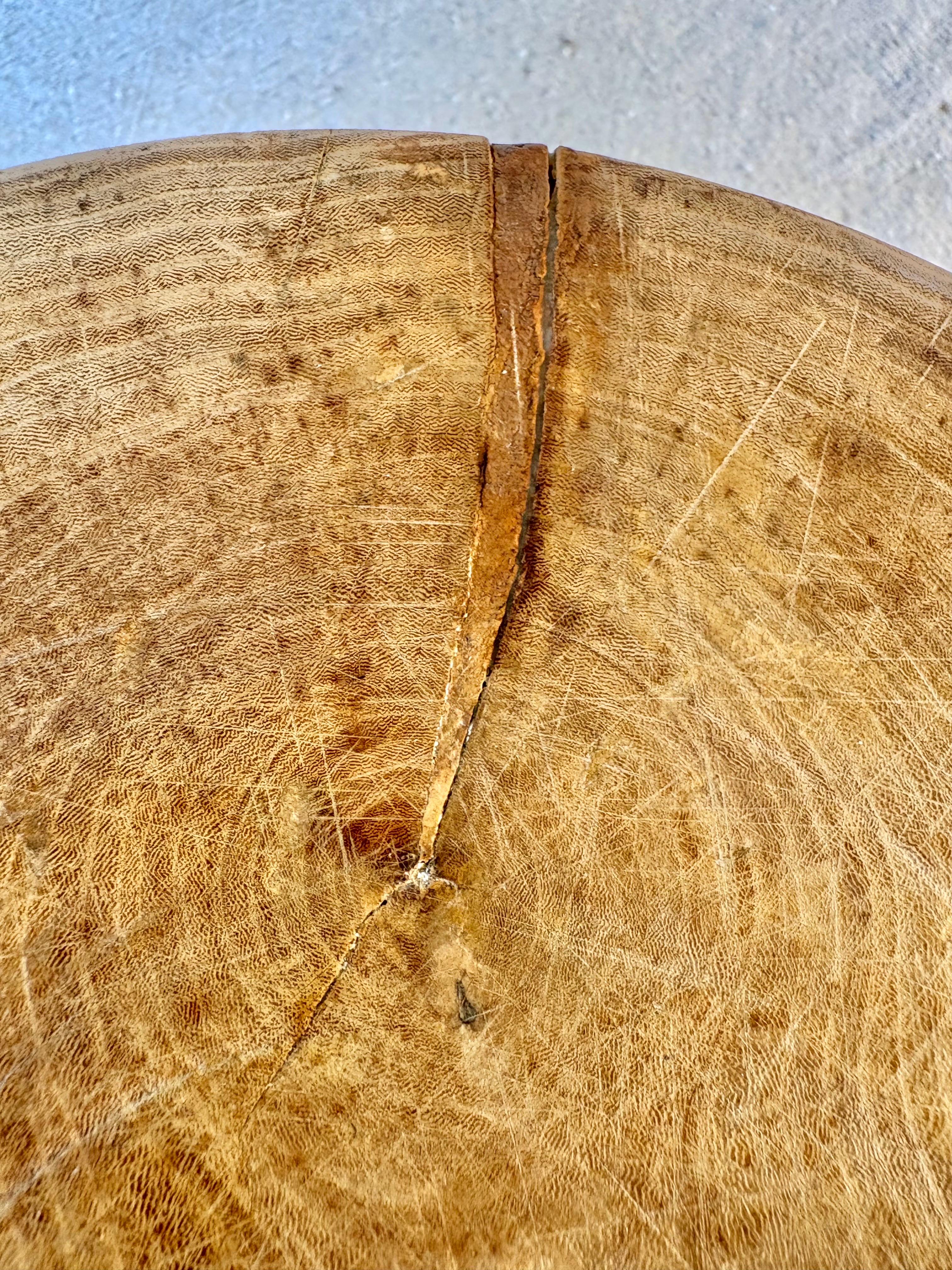 Anfang des 20. Jahrhunderts Holz Tuk-Away Butcher Block im Angebot 5