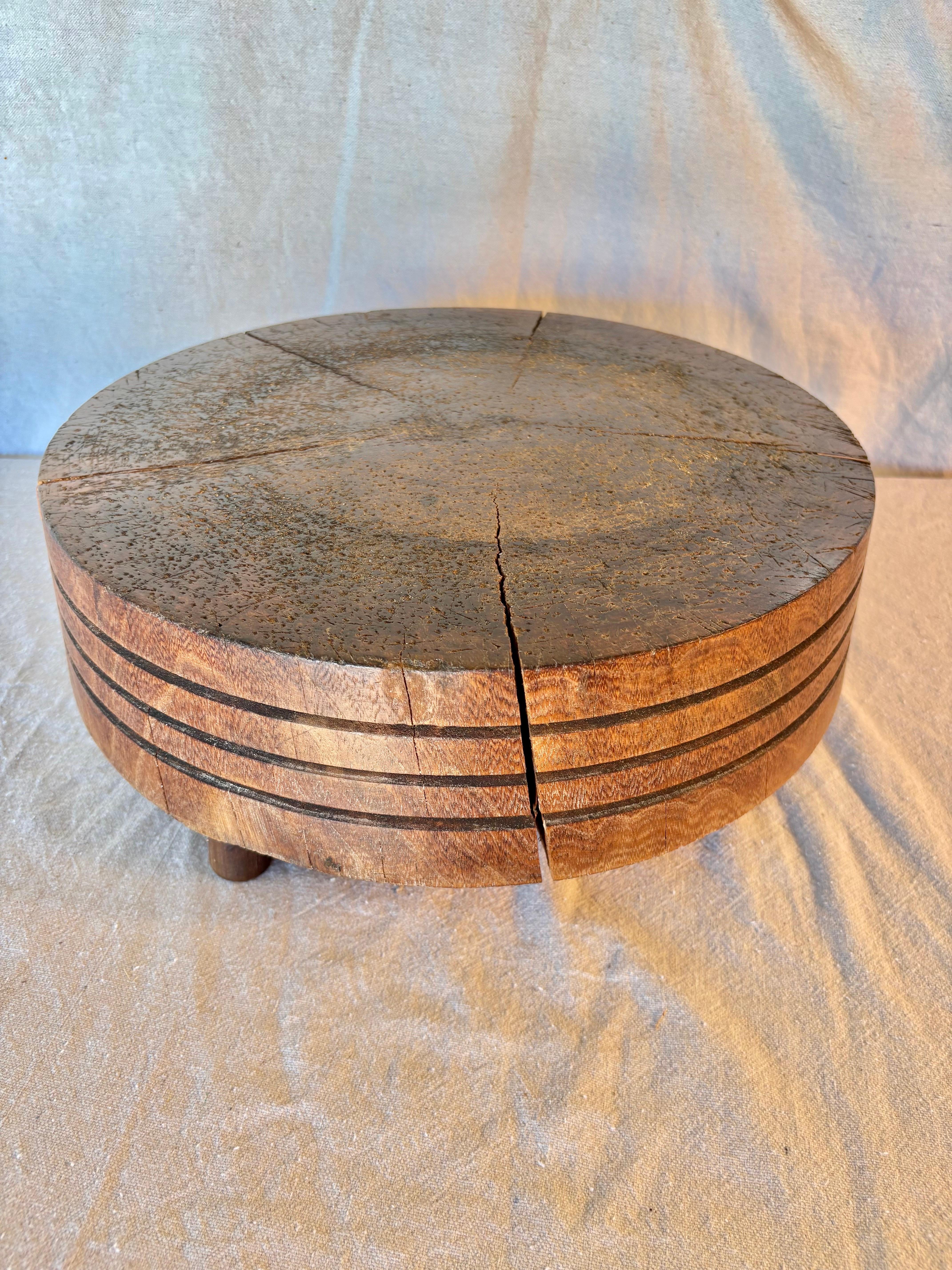 Anfang des 20. Jahrhunderts Holz Tuk-Away Butcher Block im Angebot 1