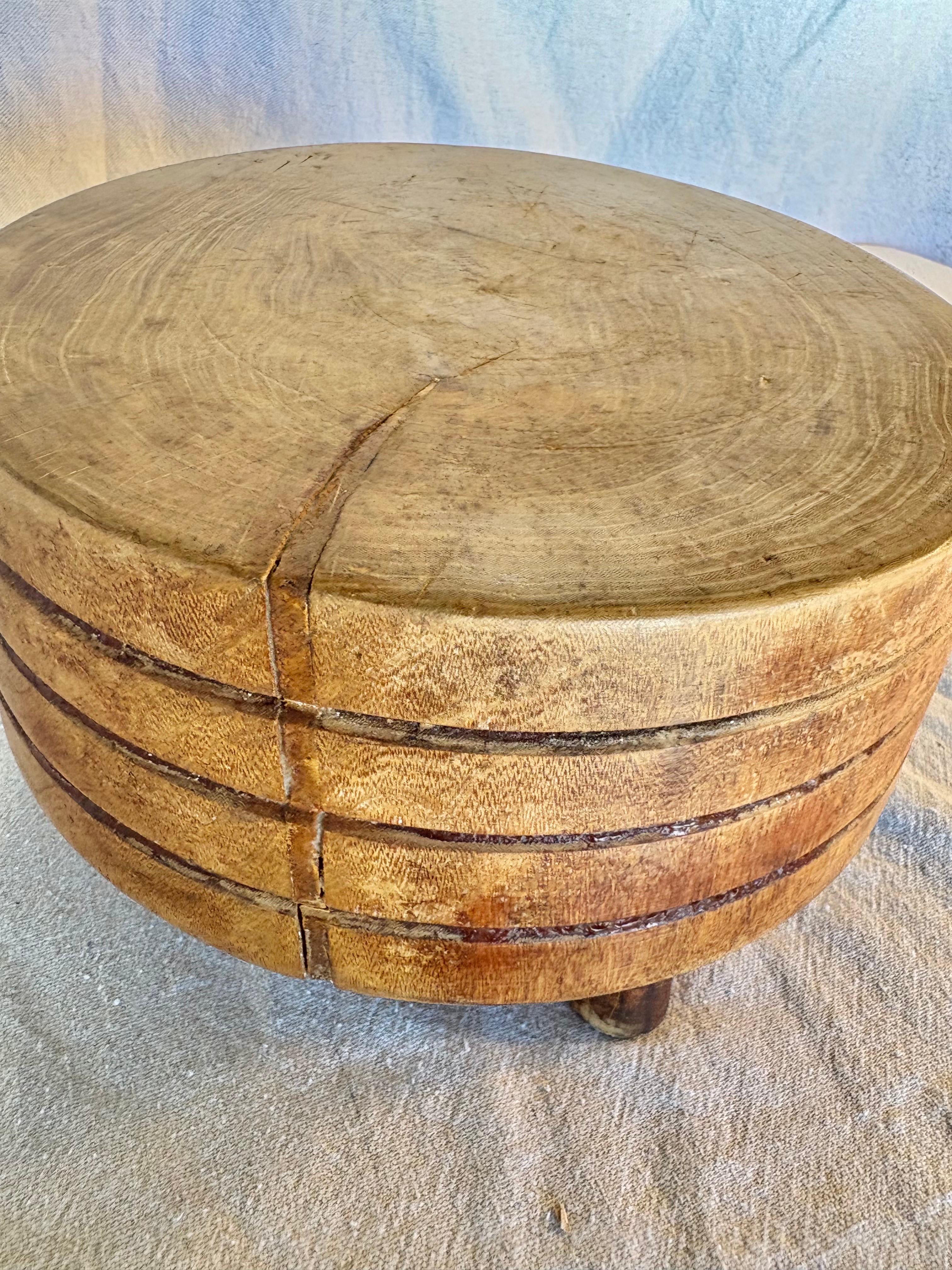 Anfang des 20. Jahrhunderts Holz Tuk-Away Butcher Block im Angebot 2