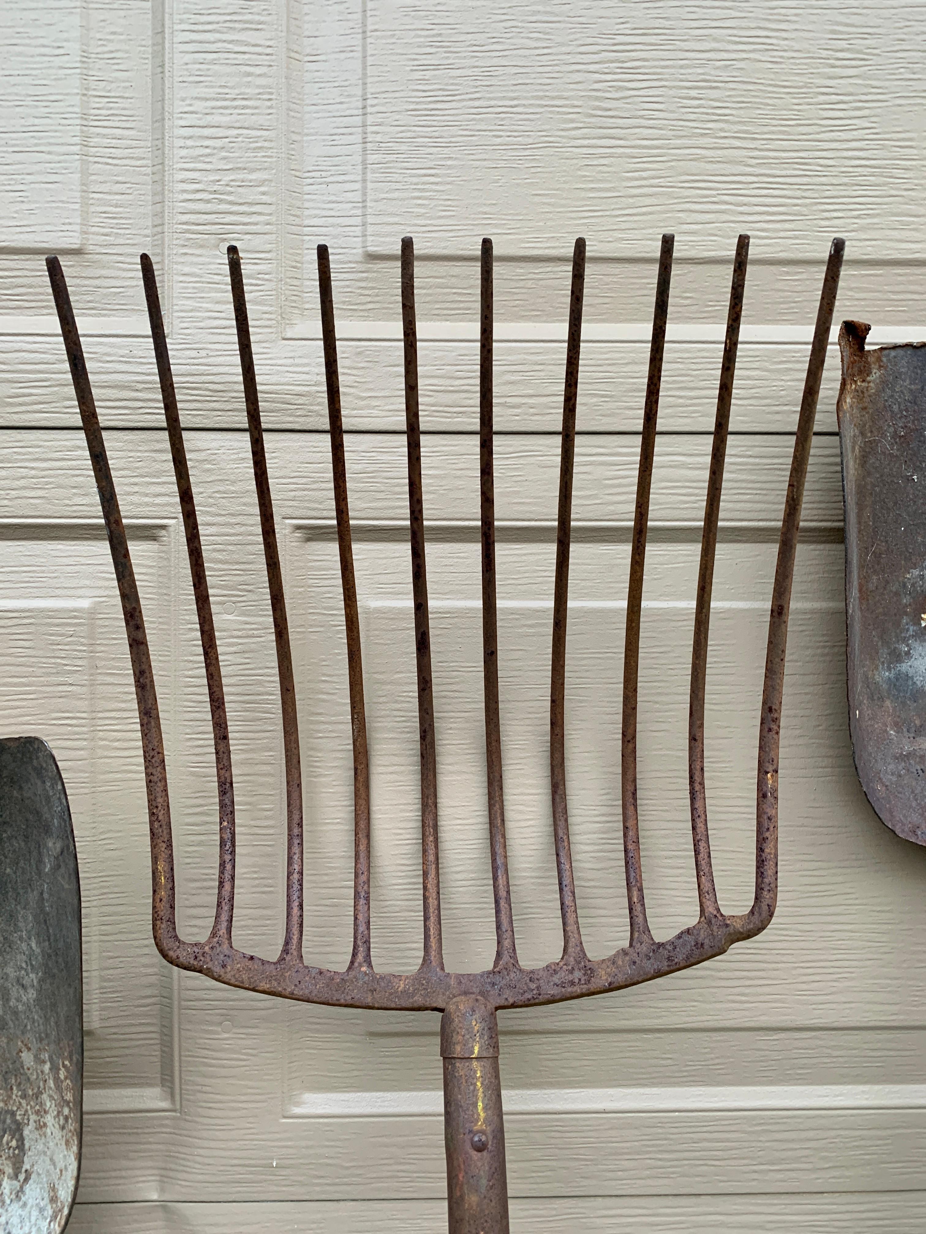 Early 20th Century Wooden and Iron Garden Tools, Set of Five In Good Condition For Sale In Elkhart, IN