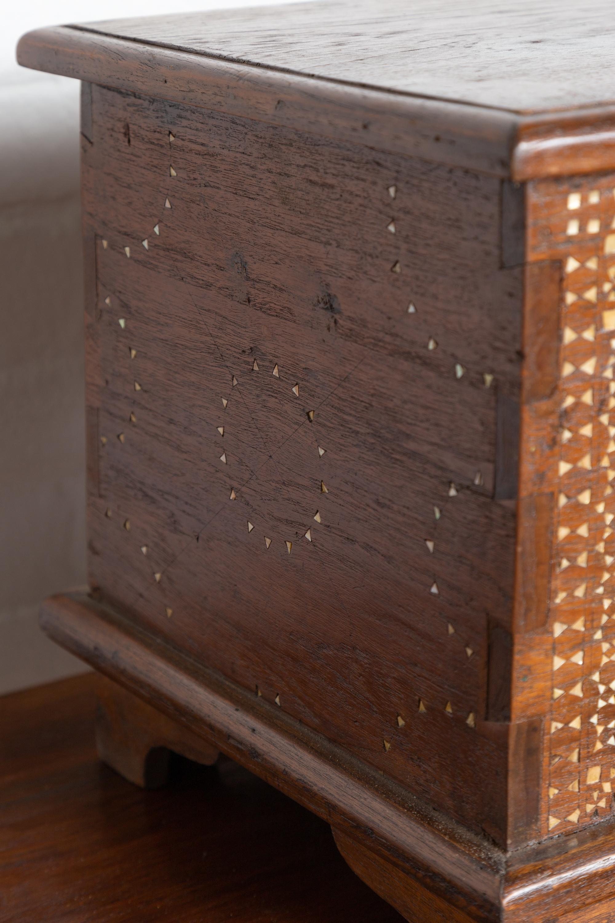 Mother-of-Pearl Early 20th Century Wooden Blanket Chest from Mindanao with Mother of Pearl Inlay