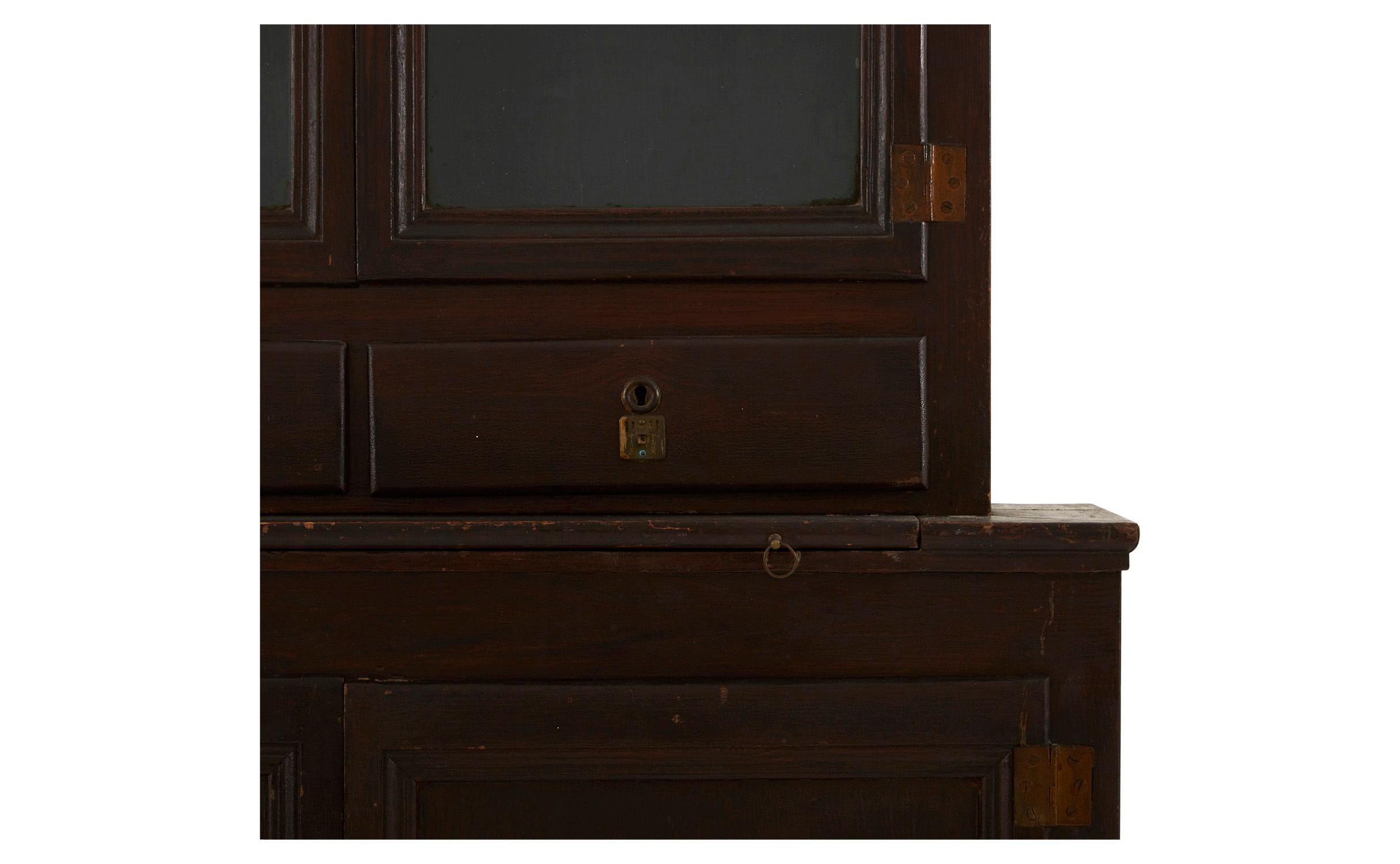Early 20th Century Wooden Breakfront Cabinet In Good Condition In Chicago, IL