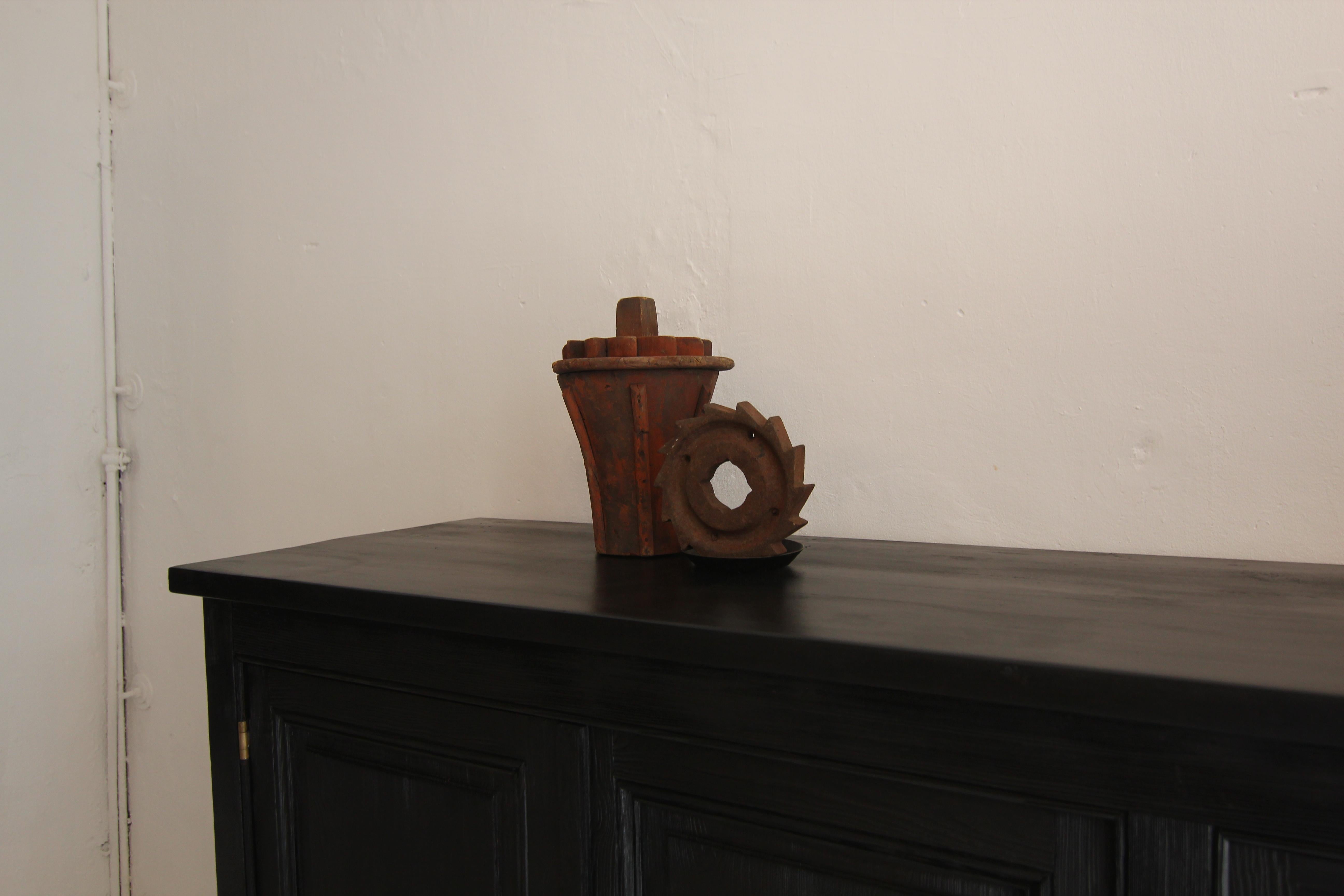 Early 20th Century Wooden Casting Pattern Object with Original Patina In Fair Condition For Sale In Dusseldorf, DE