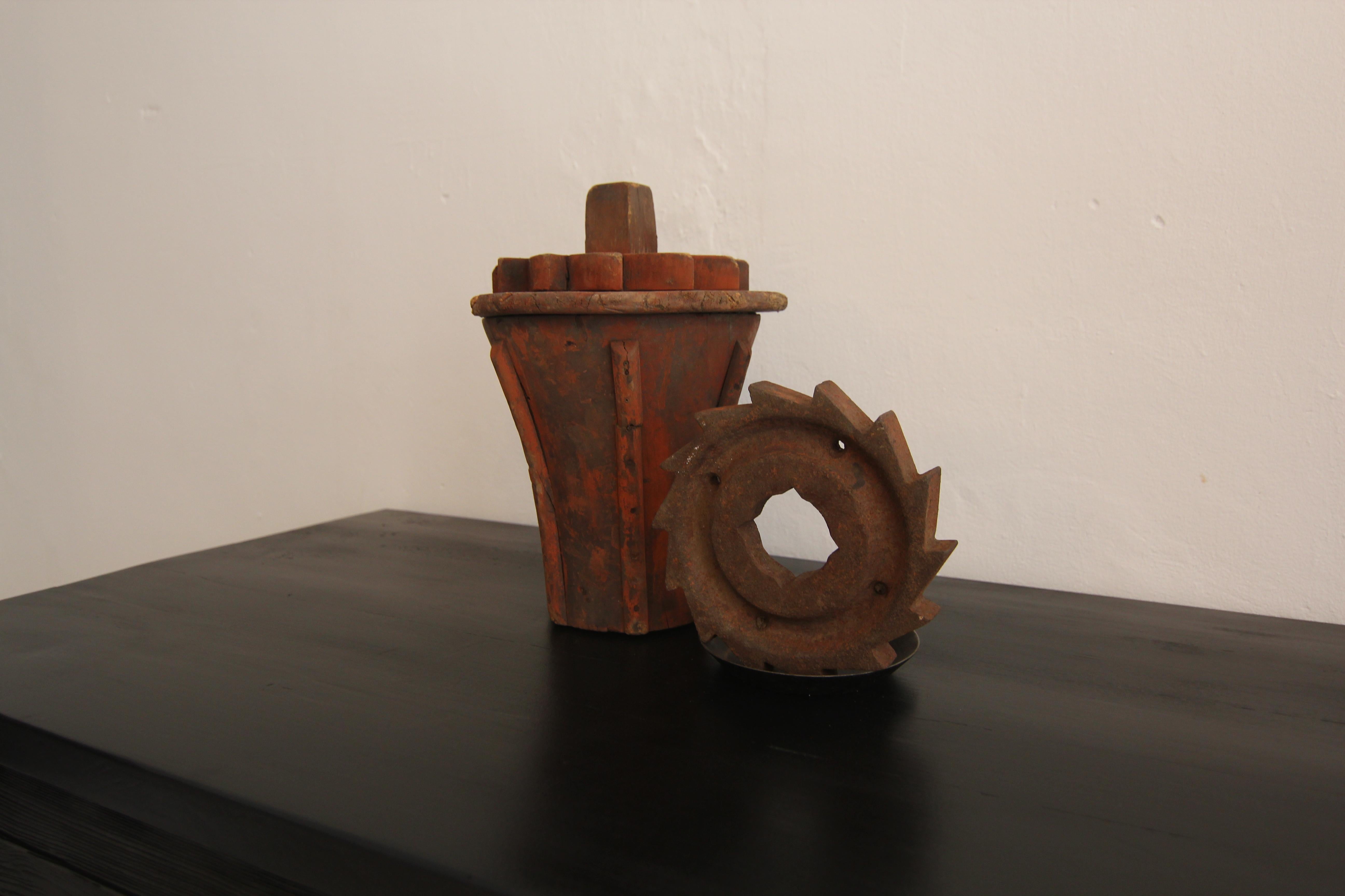 Early 20th Century Wooden Casting Pattern Object with Original Patina For Sale 1