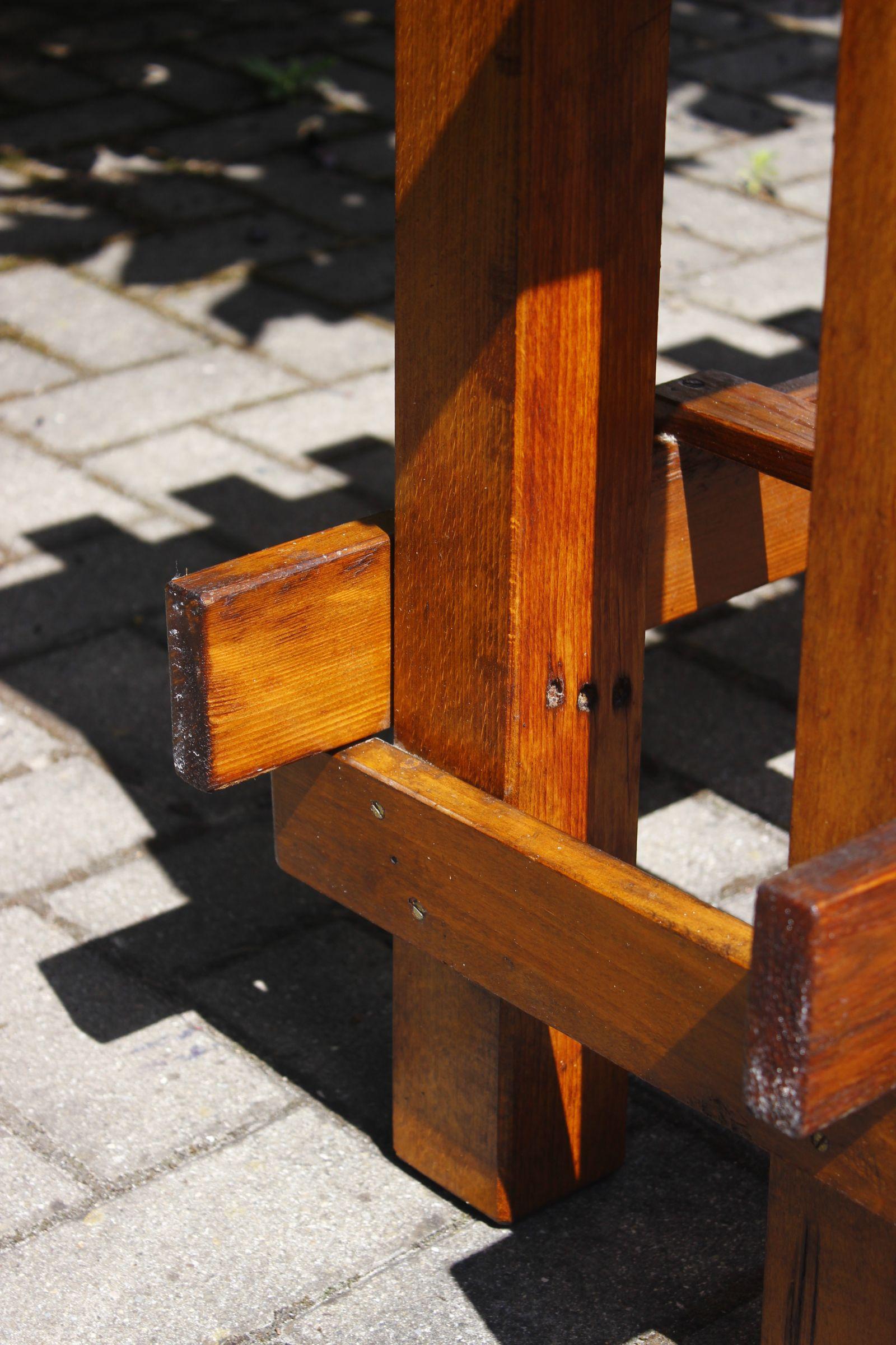 Early 20th century wooden farm console brutalist folk art In Good Condition For Sale In STRASBOURG, FR