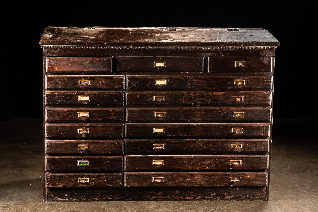 Armario abatible de madera para mapas de principios del siglo XX en venta 2