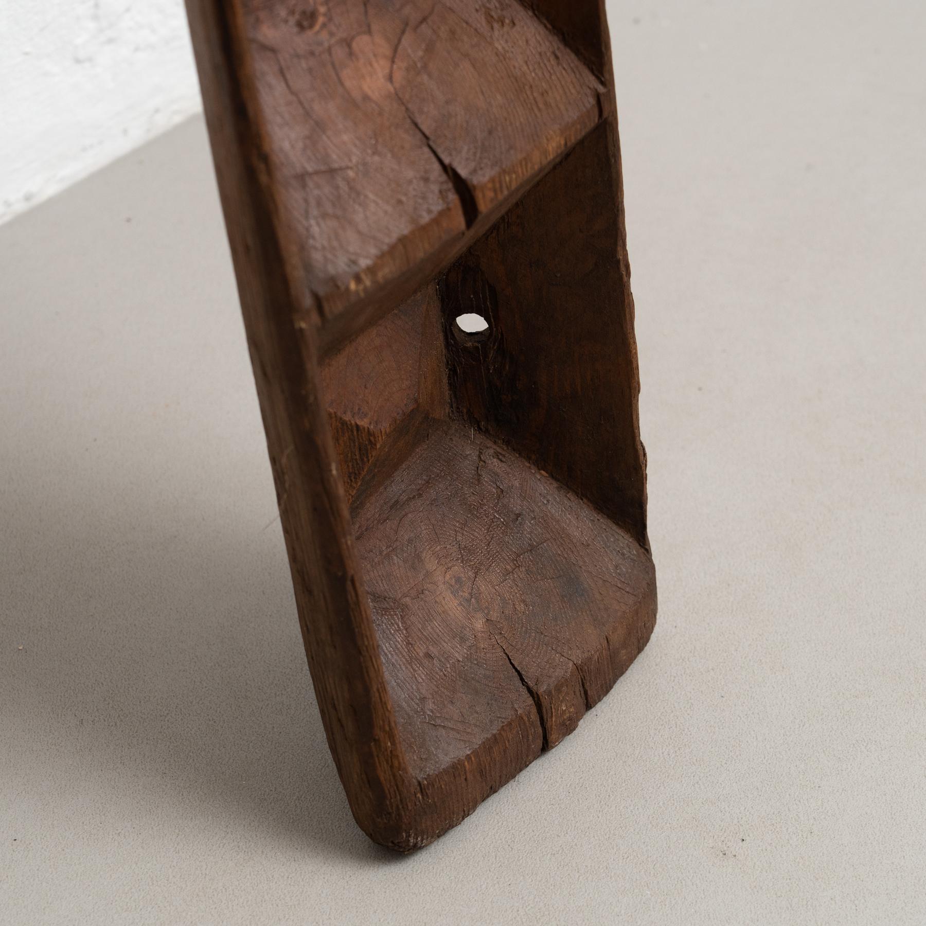 Holzskulptur aus dem frühen 20. Jahrhundert im Stil von Brancusi im Angebot 4