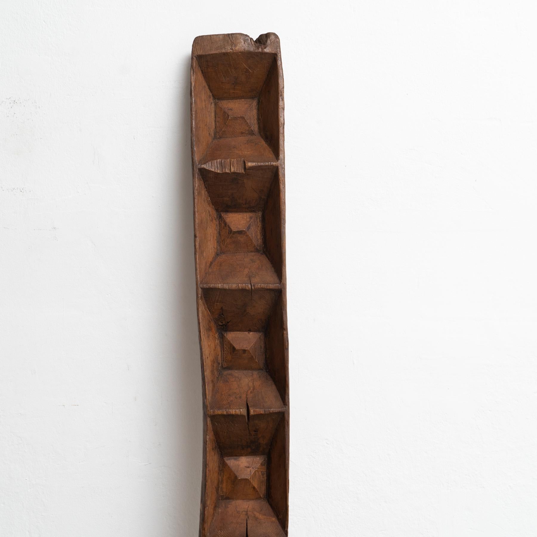 Holzskulptur aus dem frühen 20. Jahrhundert im Stil von Brancusi (Mitte des 20. Jahrhunderts) im Angebot