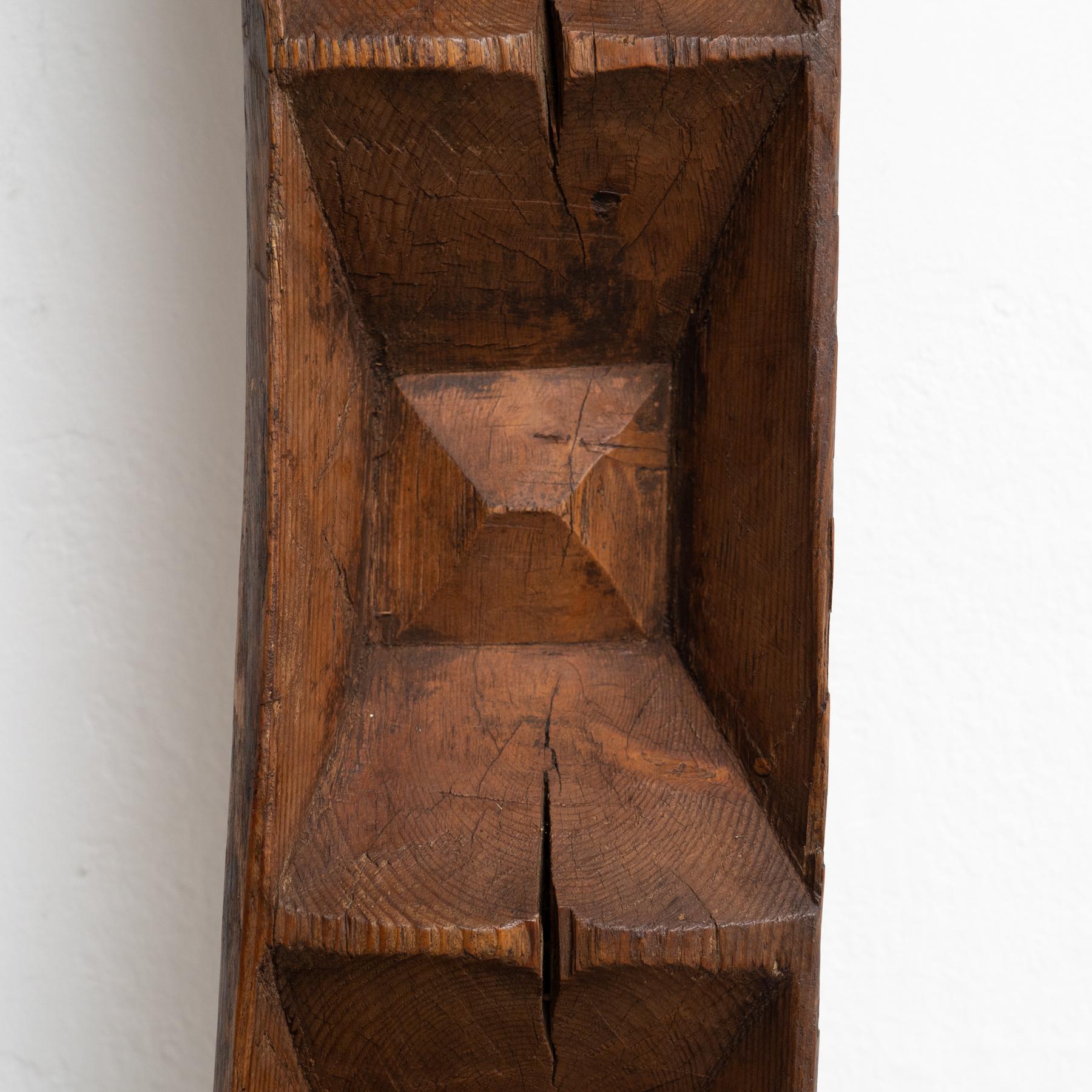 Holzskulptur aus dem frühen 20. Jahrhundert im Stil von Brancusi im Angebot 1