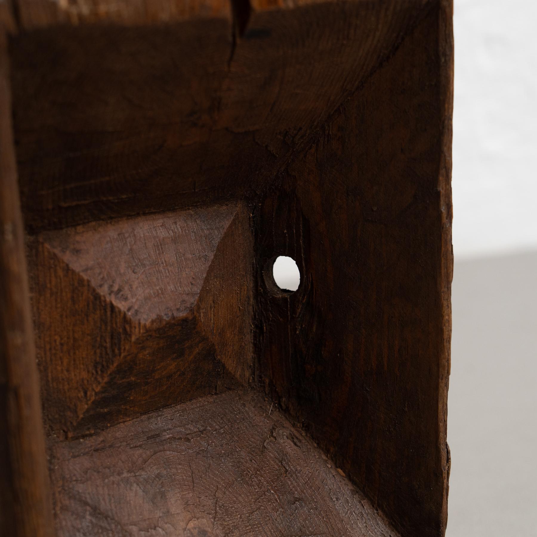 Holzskulptur aus dem frühen 20. Jahrhundert im Stil von Brancusi im Angebot 2