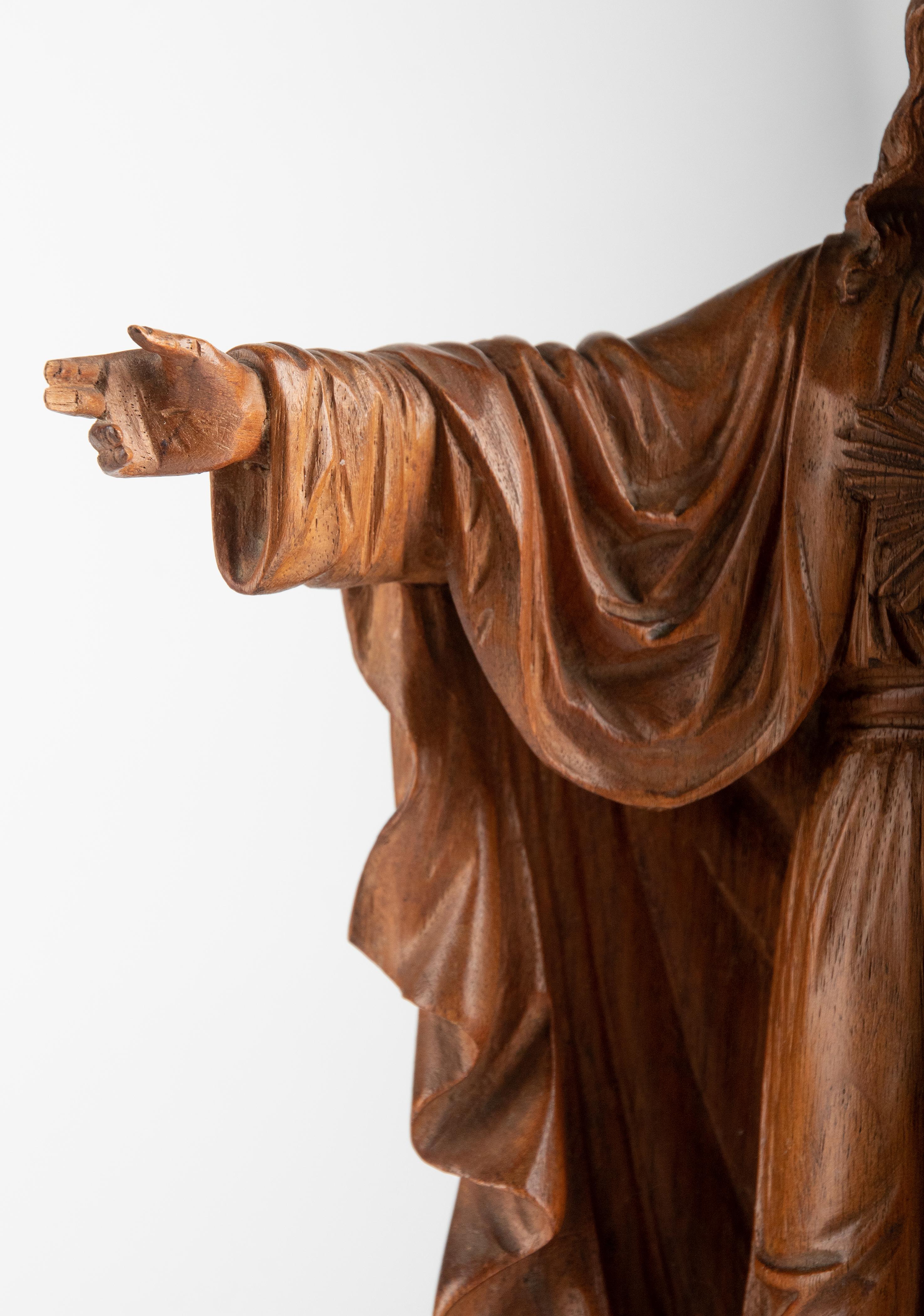 Early 20th century Wooden Sculpture Sacred Heart of Jesus Christ with Open Arms In Good Condition In Casteren, Noord-Brabant