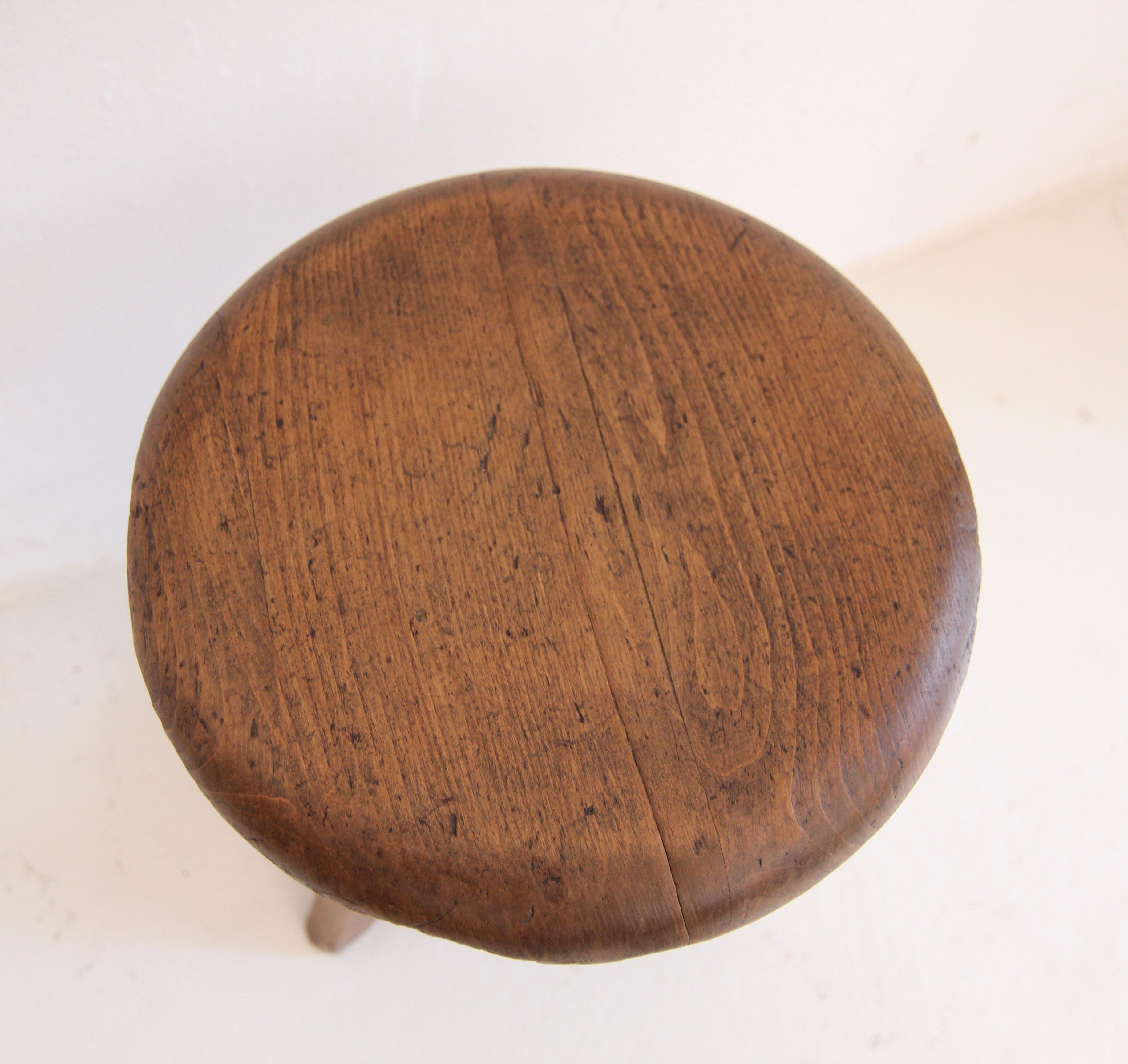 Early 20th Century Wooden Tripod Piano Stool In Good Condition In Dusseldorf, DE